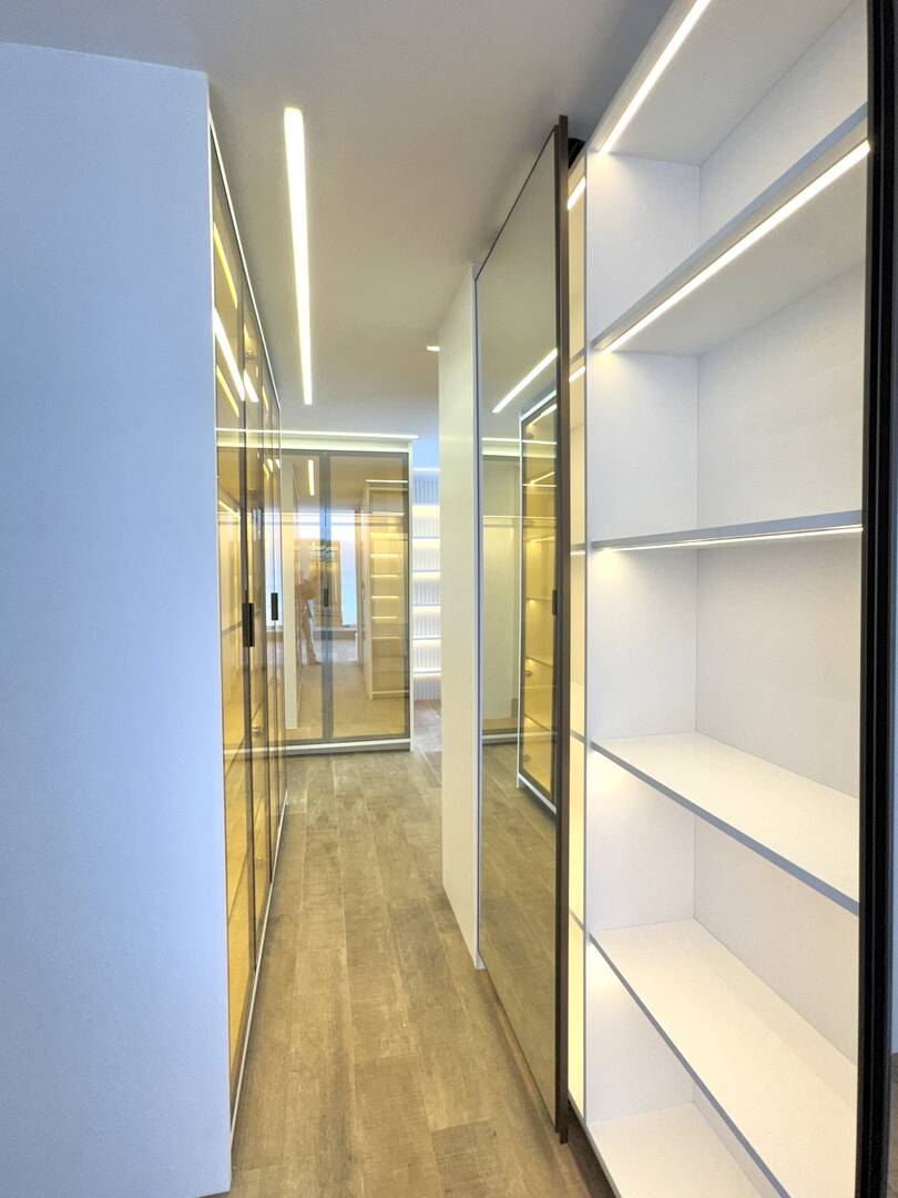 Casa contemporânea com lazer completo e elevador