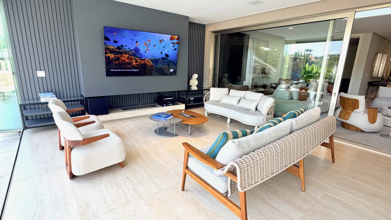 Casa à Venda no Tamboré 3 com 5 Suítes, Man Cave Exclusiva e Lazer Completo