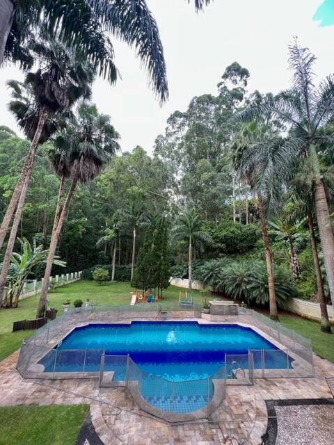 Casa no Tamboré 1 com 6 Suítes e Fundo para Ampla Área Verde Privativa