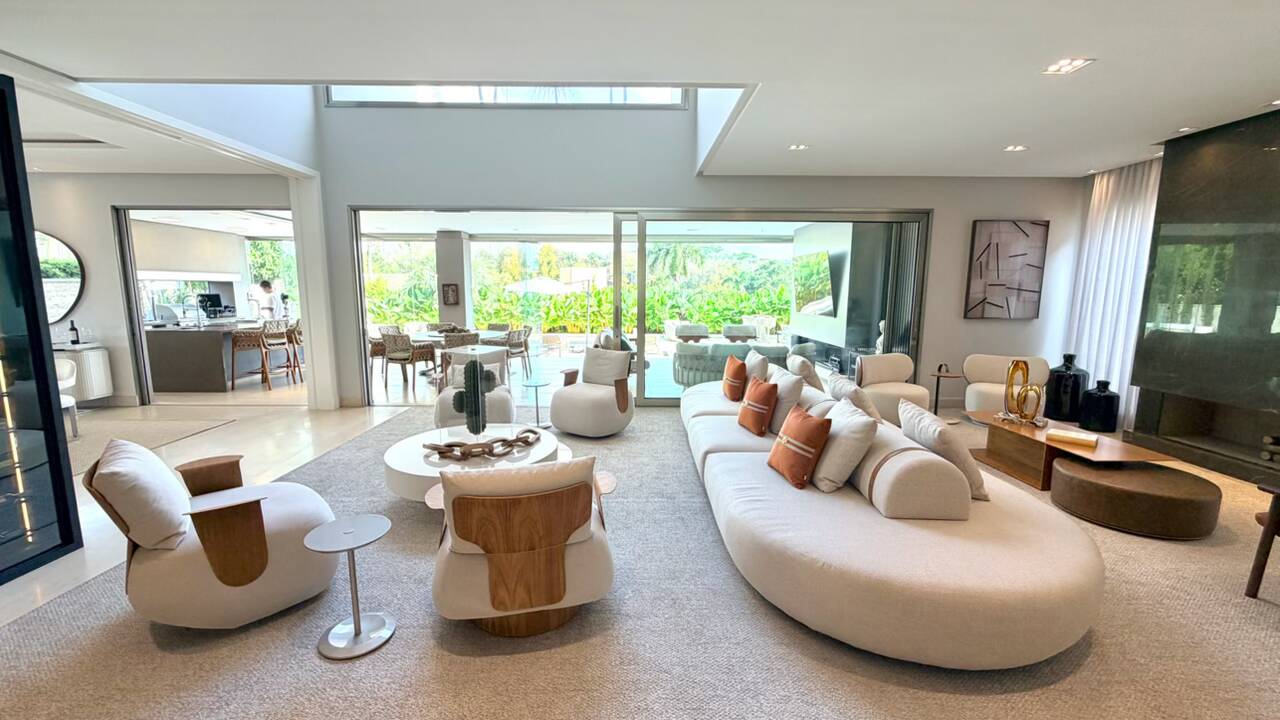 Casa à Venda no Tamboré 3 com 5 Suítes, Man Cave Exclusiva e Lazer Completo