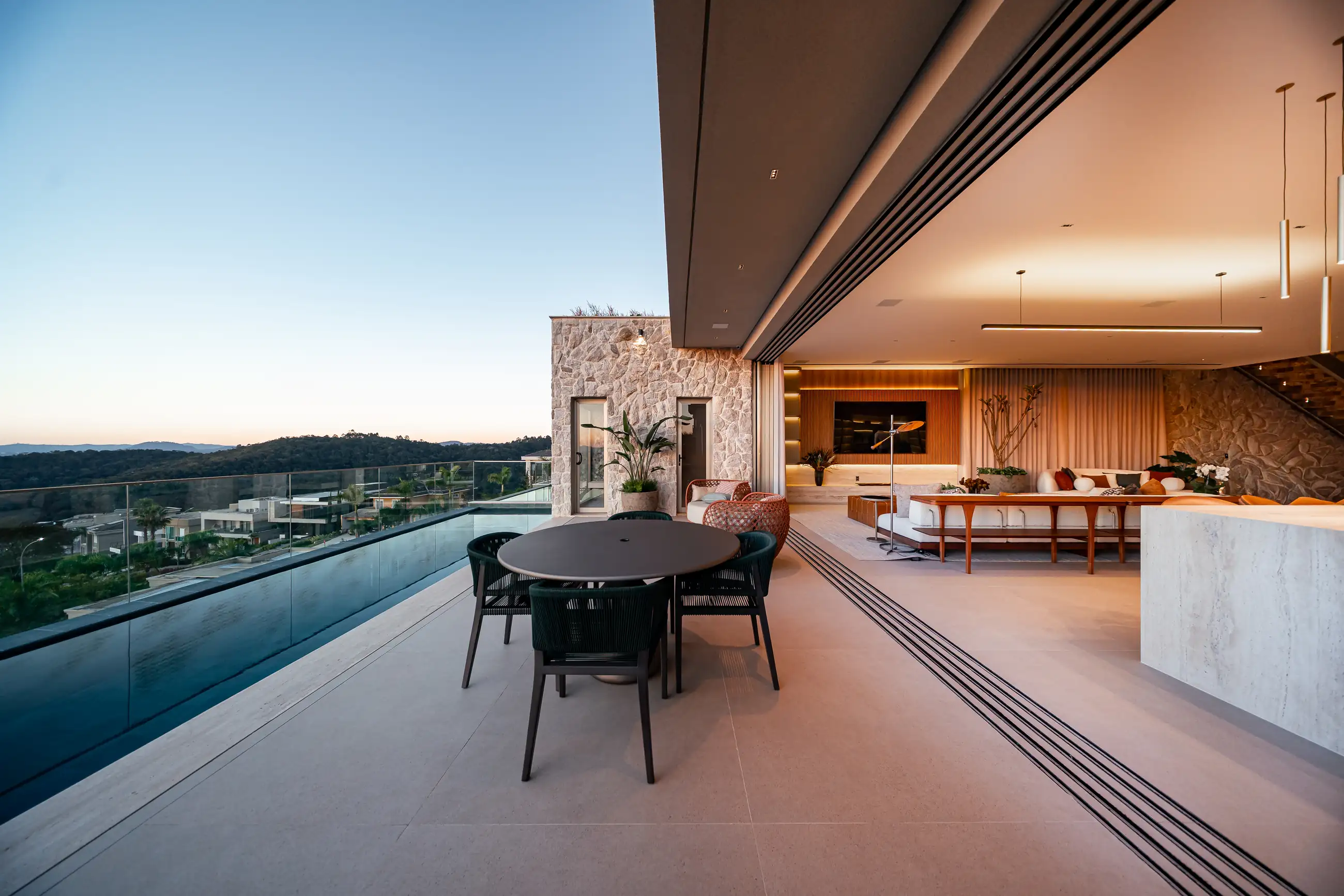 Gênesis 2 - Casa de altíssimo padrão, projeto Rodrigo Latorre