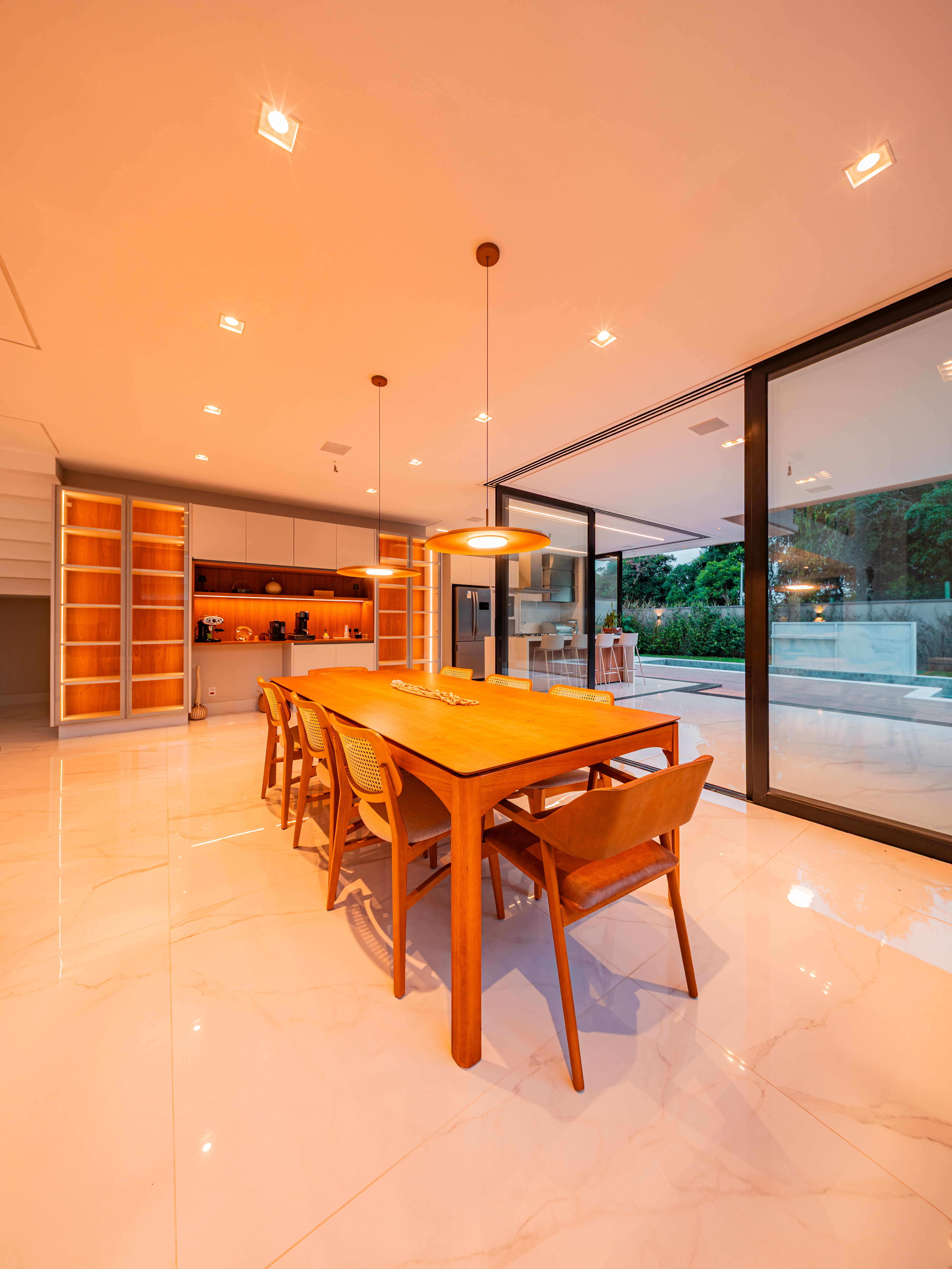 Casa Nova e Moderna com Vista Permanente – Alphaville Residencial Gênesis 2