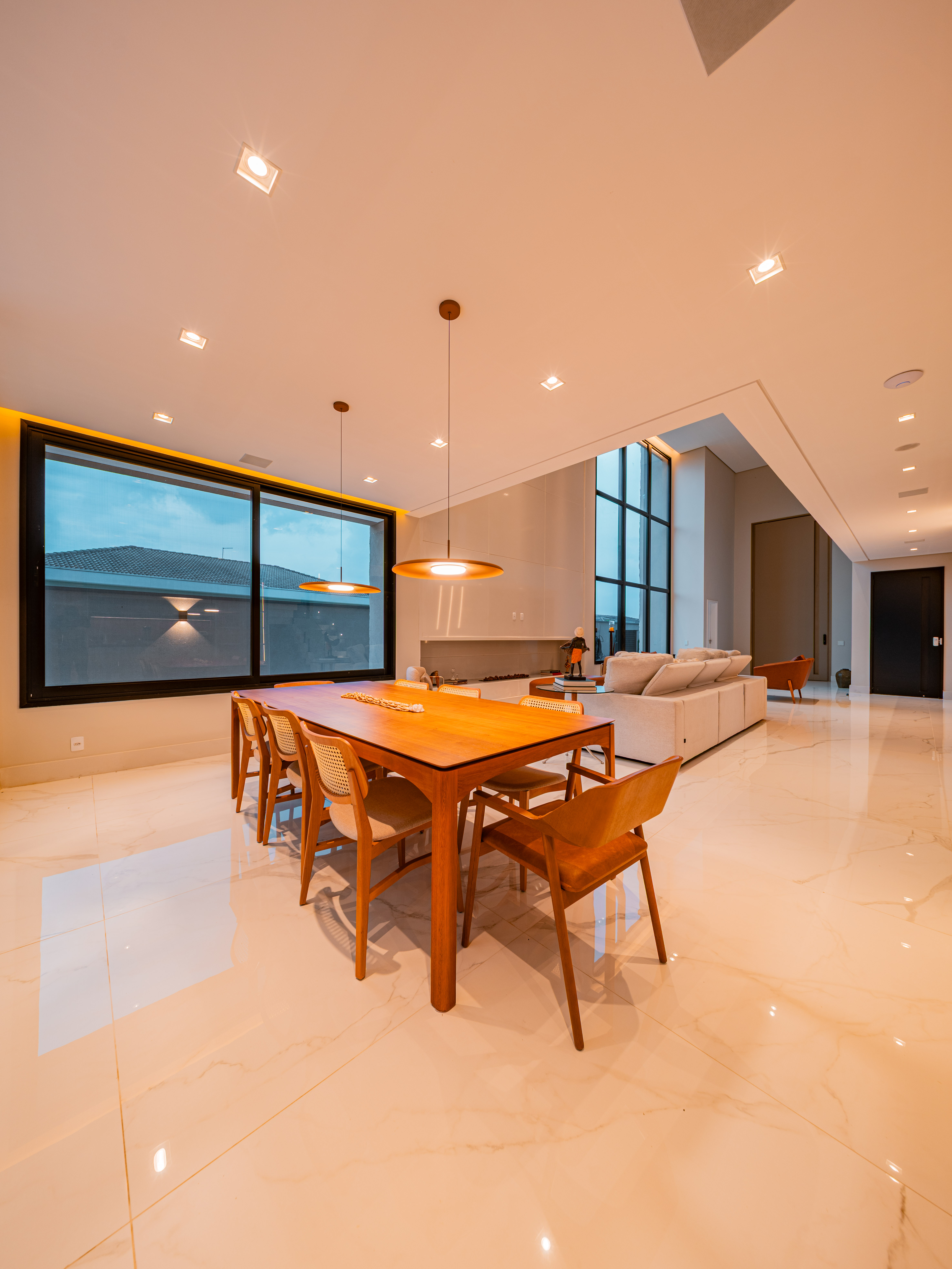 Casa Nova e Moderna com Vista Permanente – Alphaville Residencial Gênesis 2