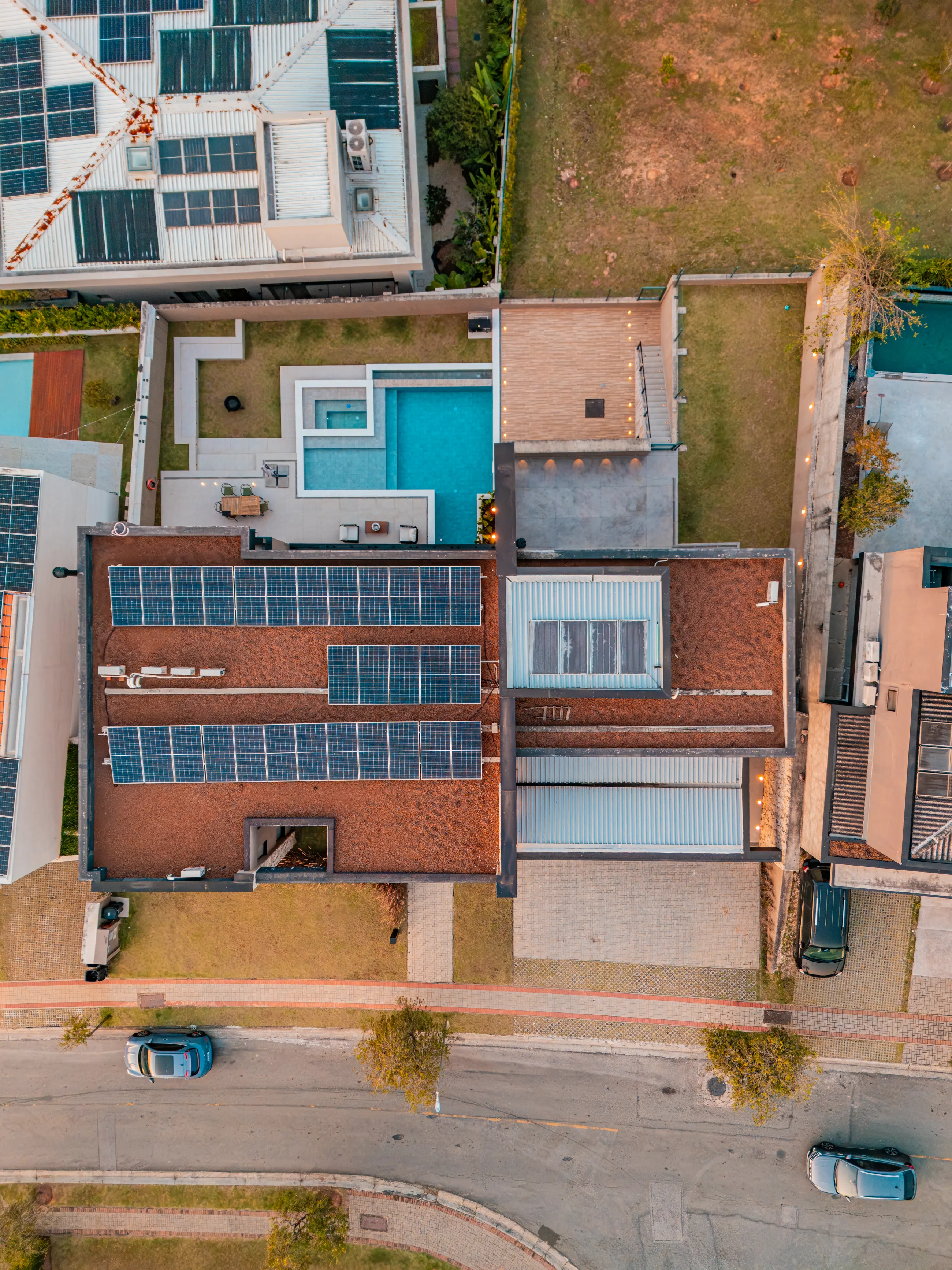  Casa à Venda porteira fechada no Itahyê Alphaville com 4 Suítes