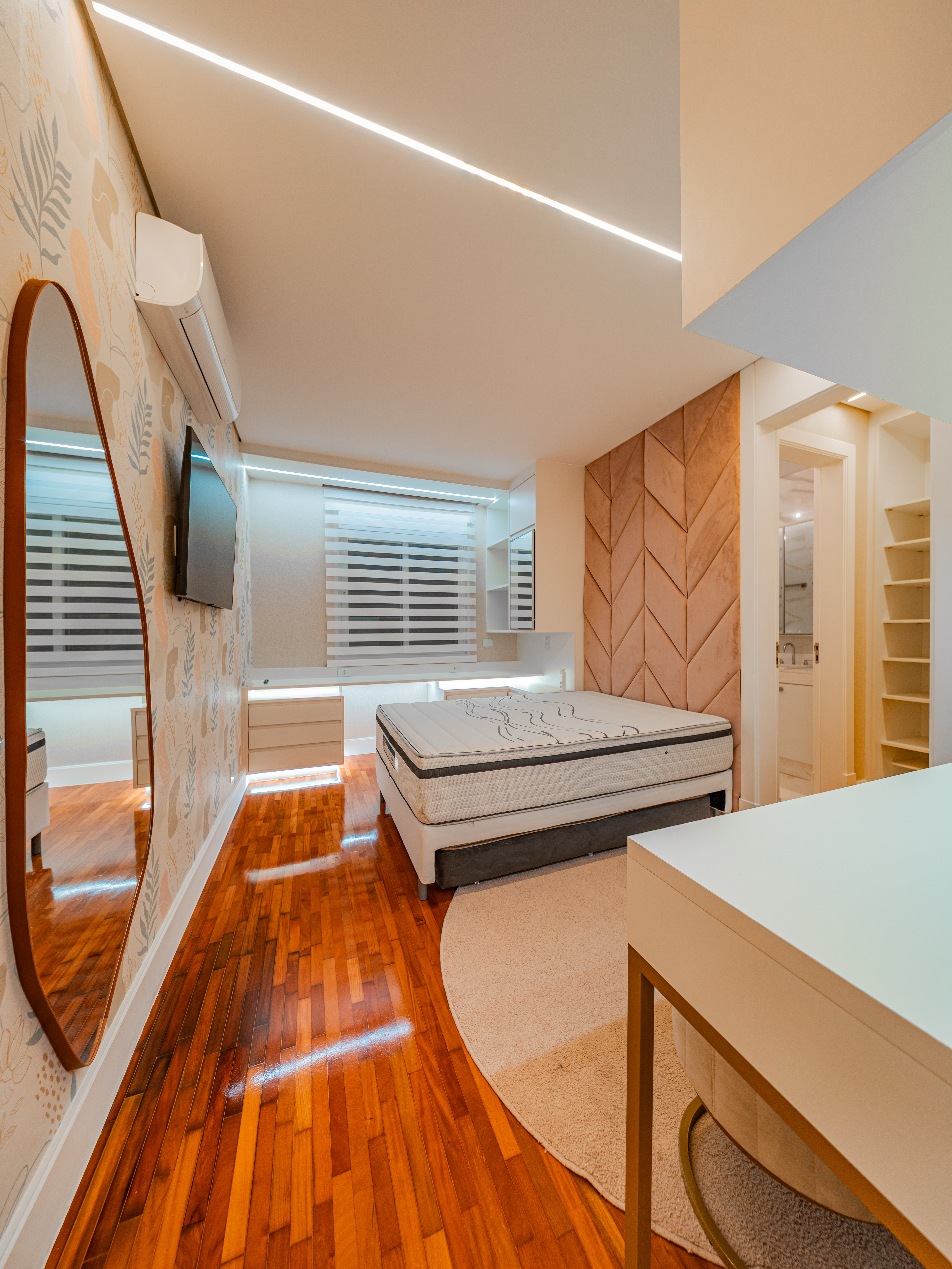 Casa Contemporânea com Vista Permanente para a Mata no Residencial Melville