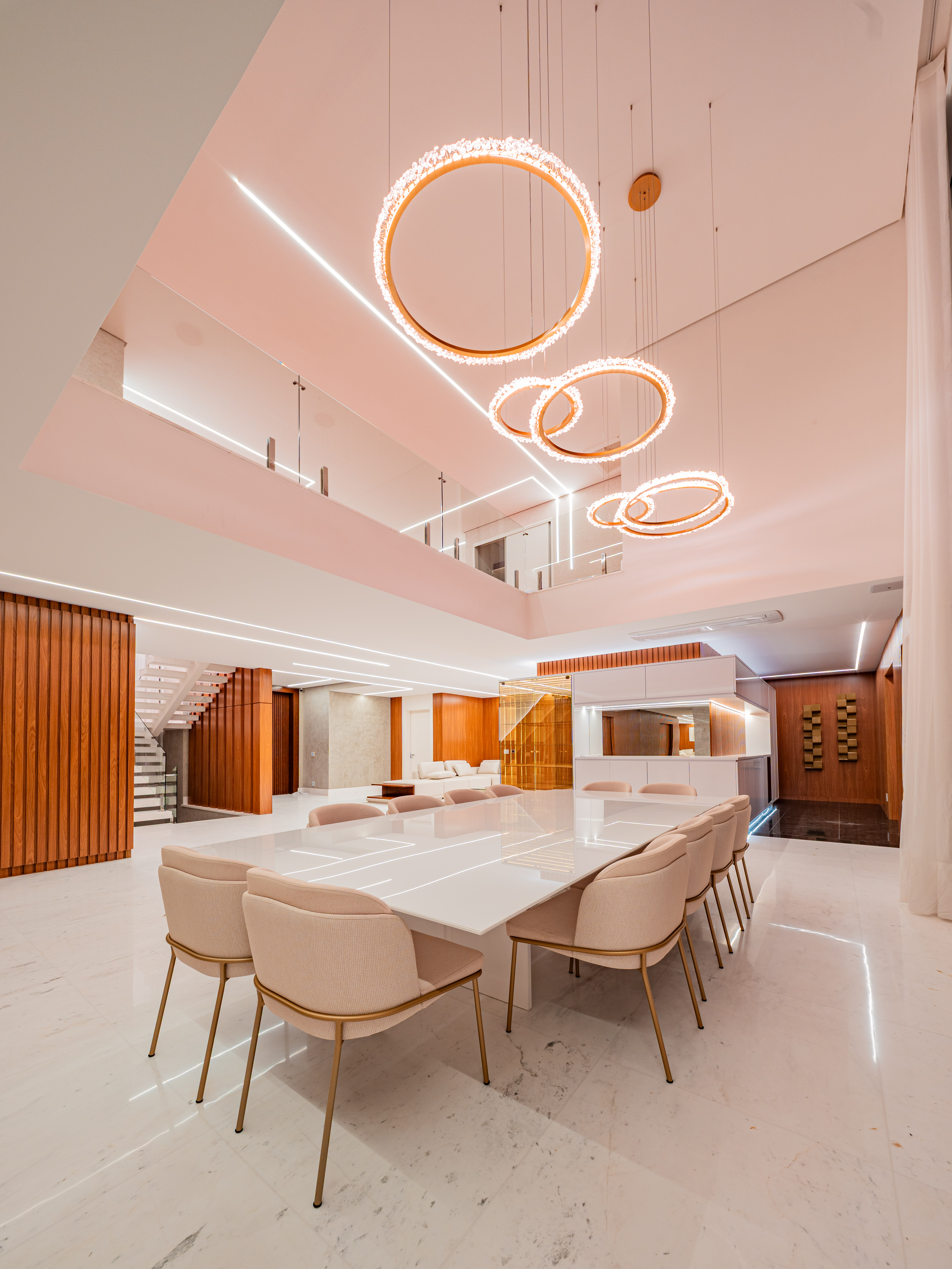 Casa Contemporânea com Vista Permanente para a Mata no Residencial Melville