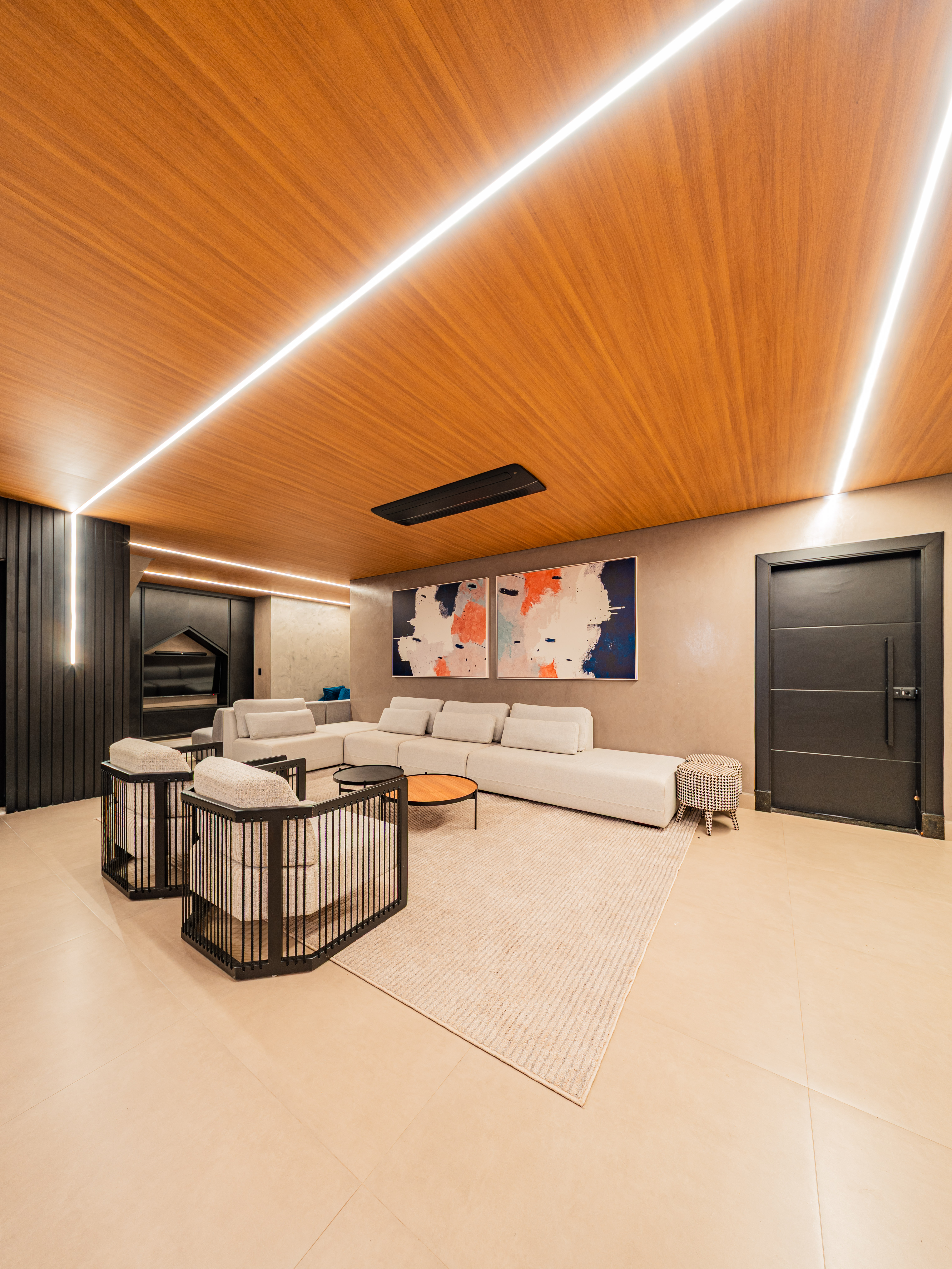 Casa Contemporânea com Vista Permanente para a Mata no Residencial Melville
