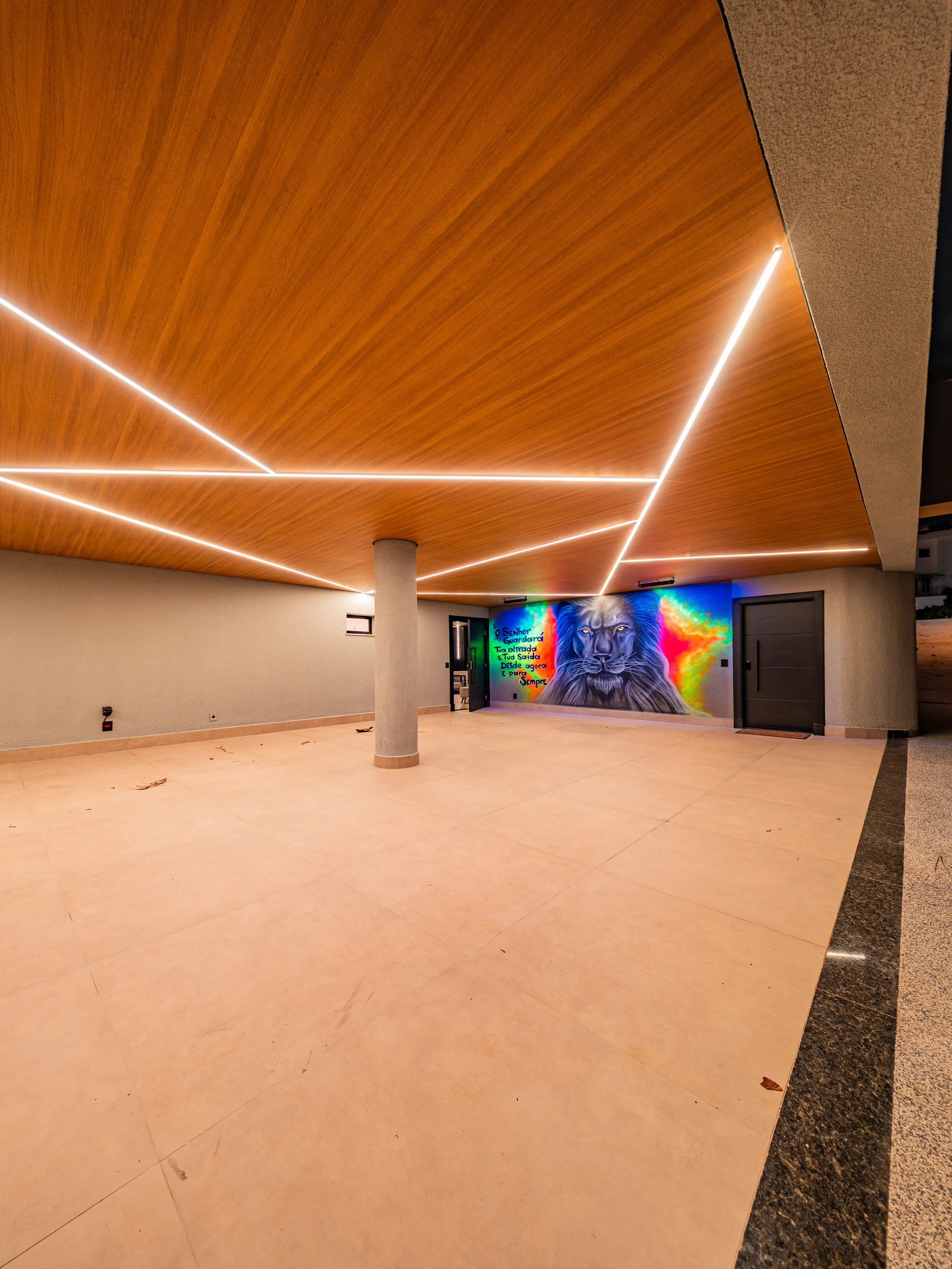 Casa Contemporânea com Vista Permanente para a Mata no Residencial Melville