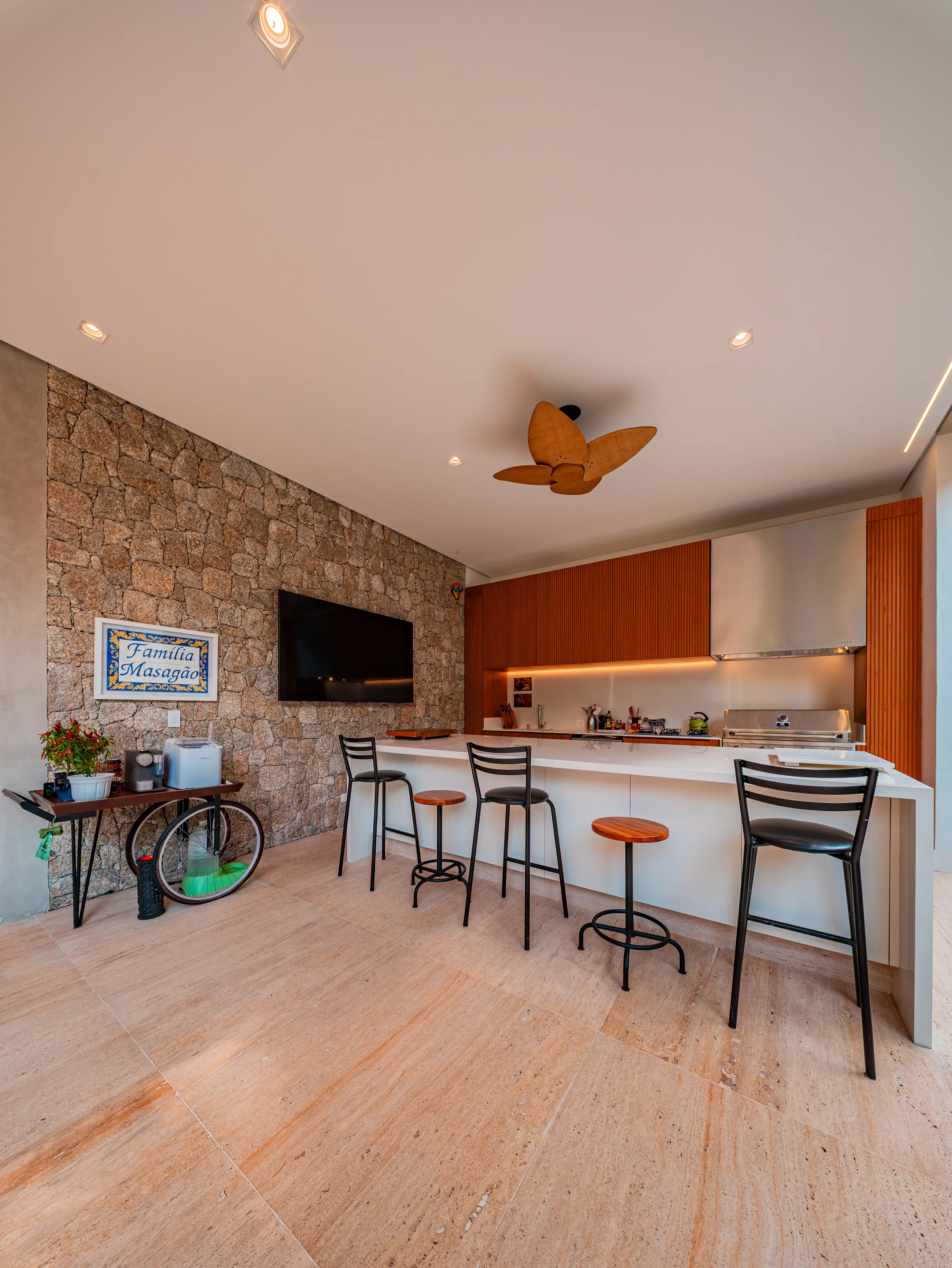 Casa Contemporânea Mobiliada e Decorada no Residencial Tamboré 10