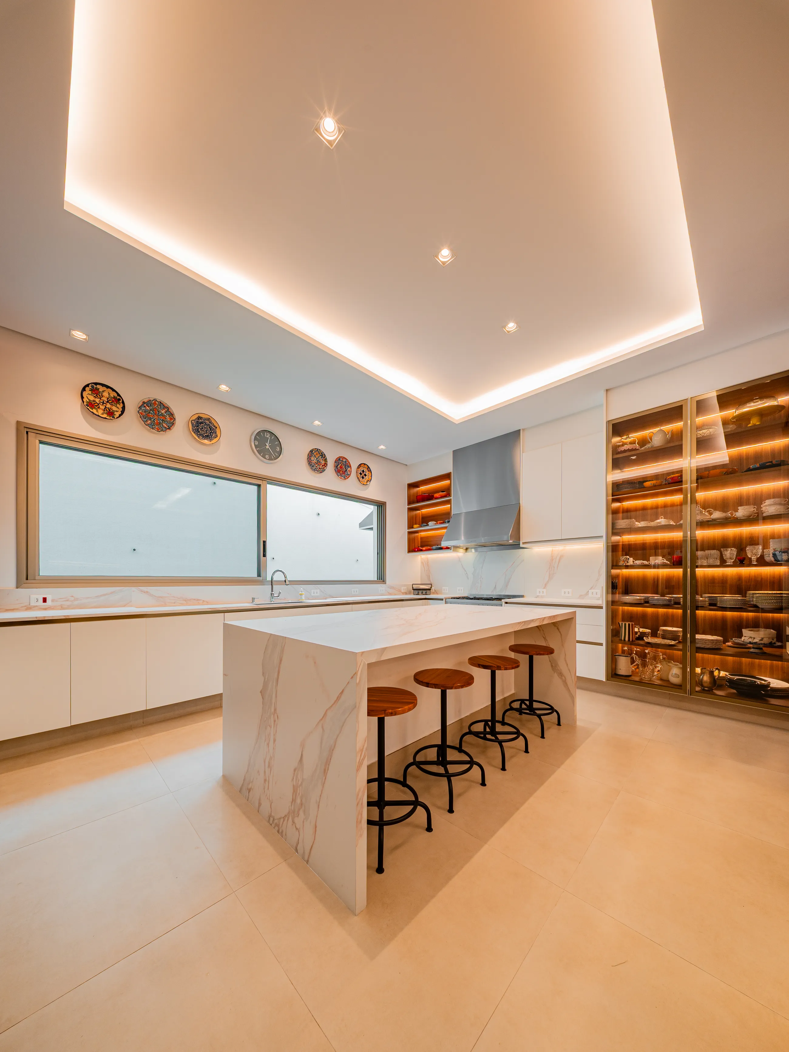 Casa Contemporânea Mobiliada e Decorada no Residencial Tamboré 10