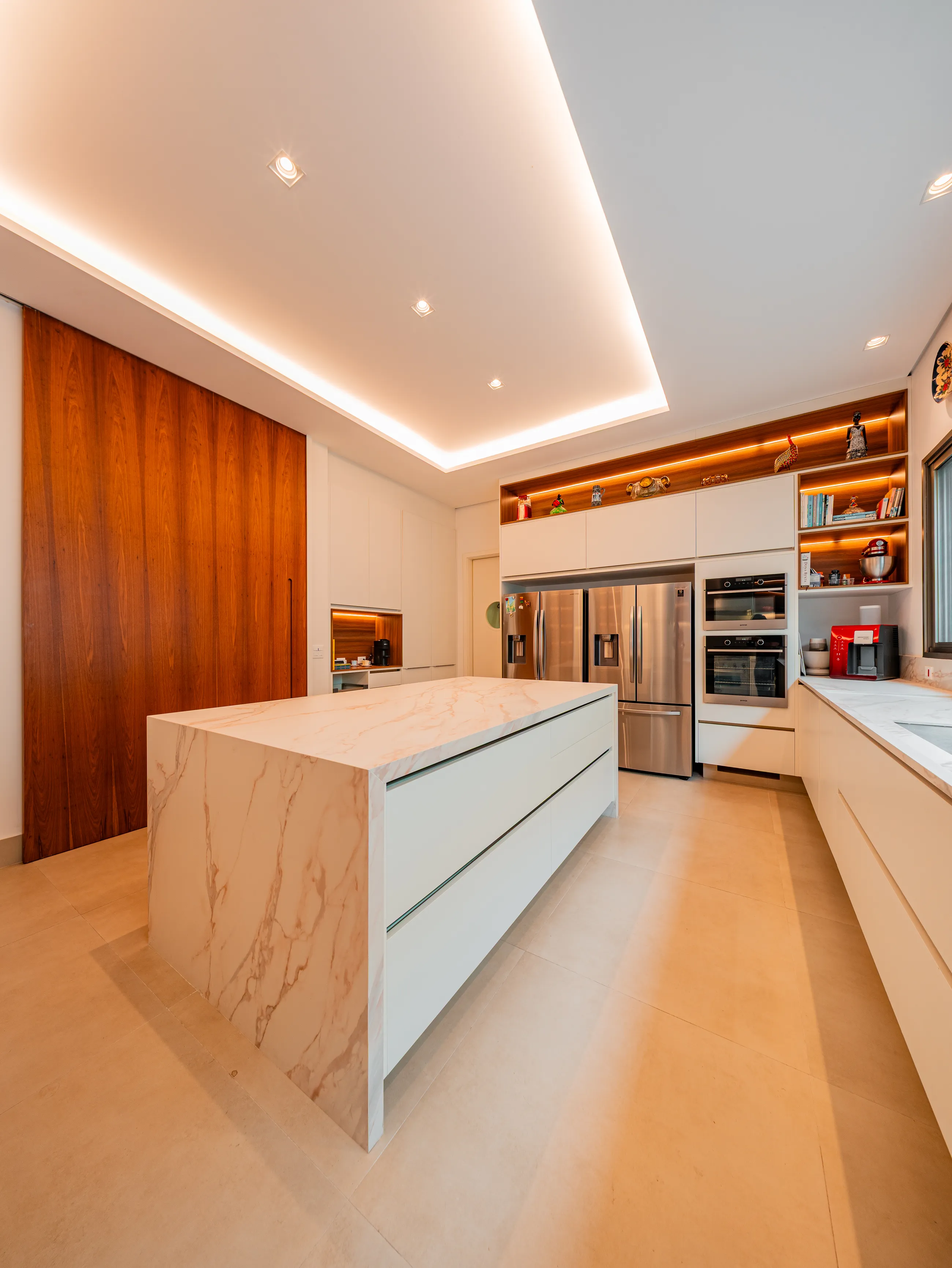 Casa Contemporânea Mobiliada e Decorada no Residencial Tamboré 10