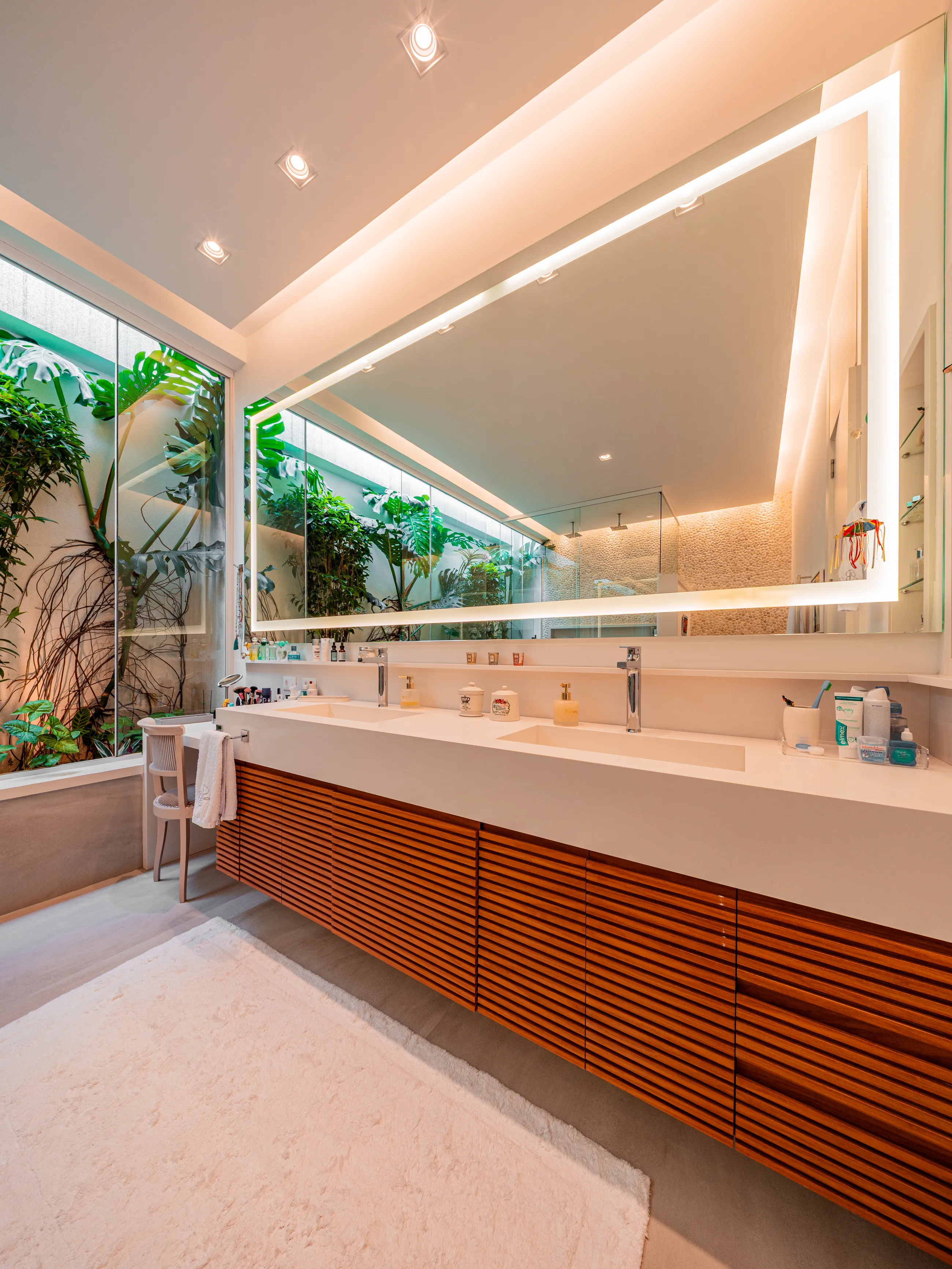 Casa Contemporânea Mobiliada e Decorada no Residencial Tamboré 10