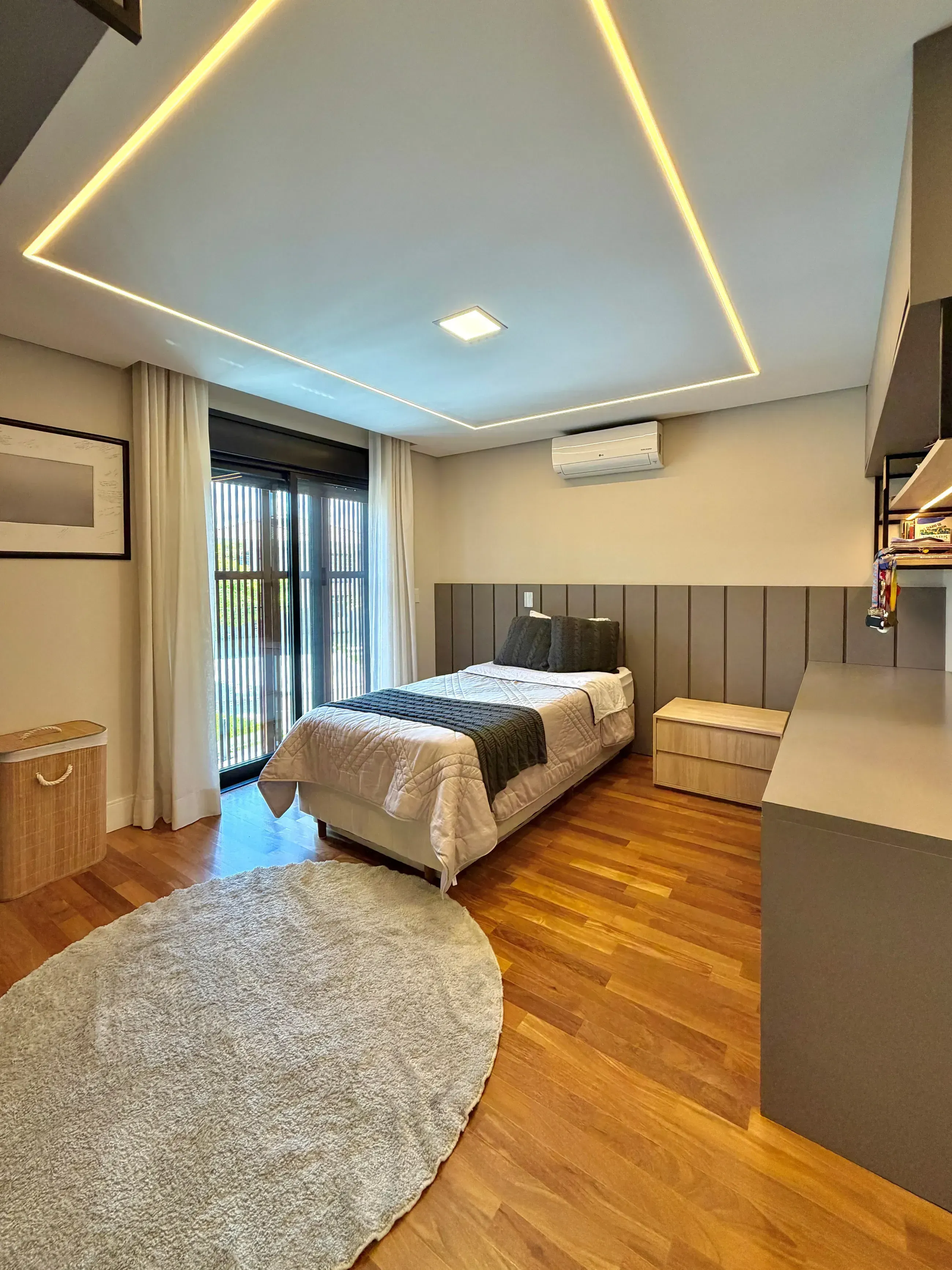 Casa mobiliada e decorada com 6 suítes no Residencial 18 do Forte, Alphaville