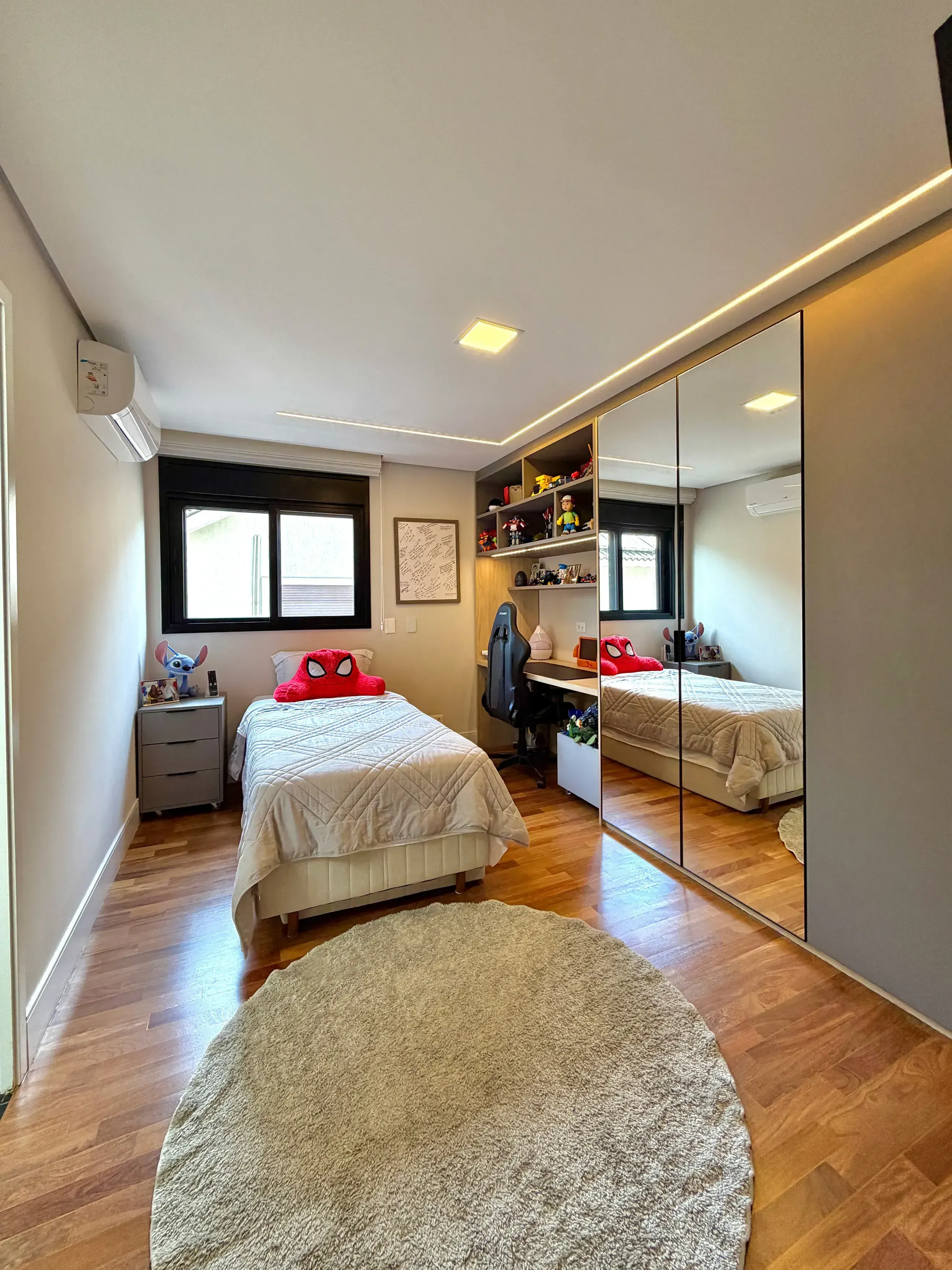 Casa mobiliada e decorada com 6 suítes no Residencial 18 do Forte, Alphaville
