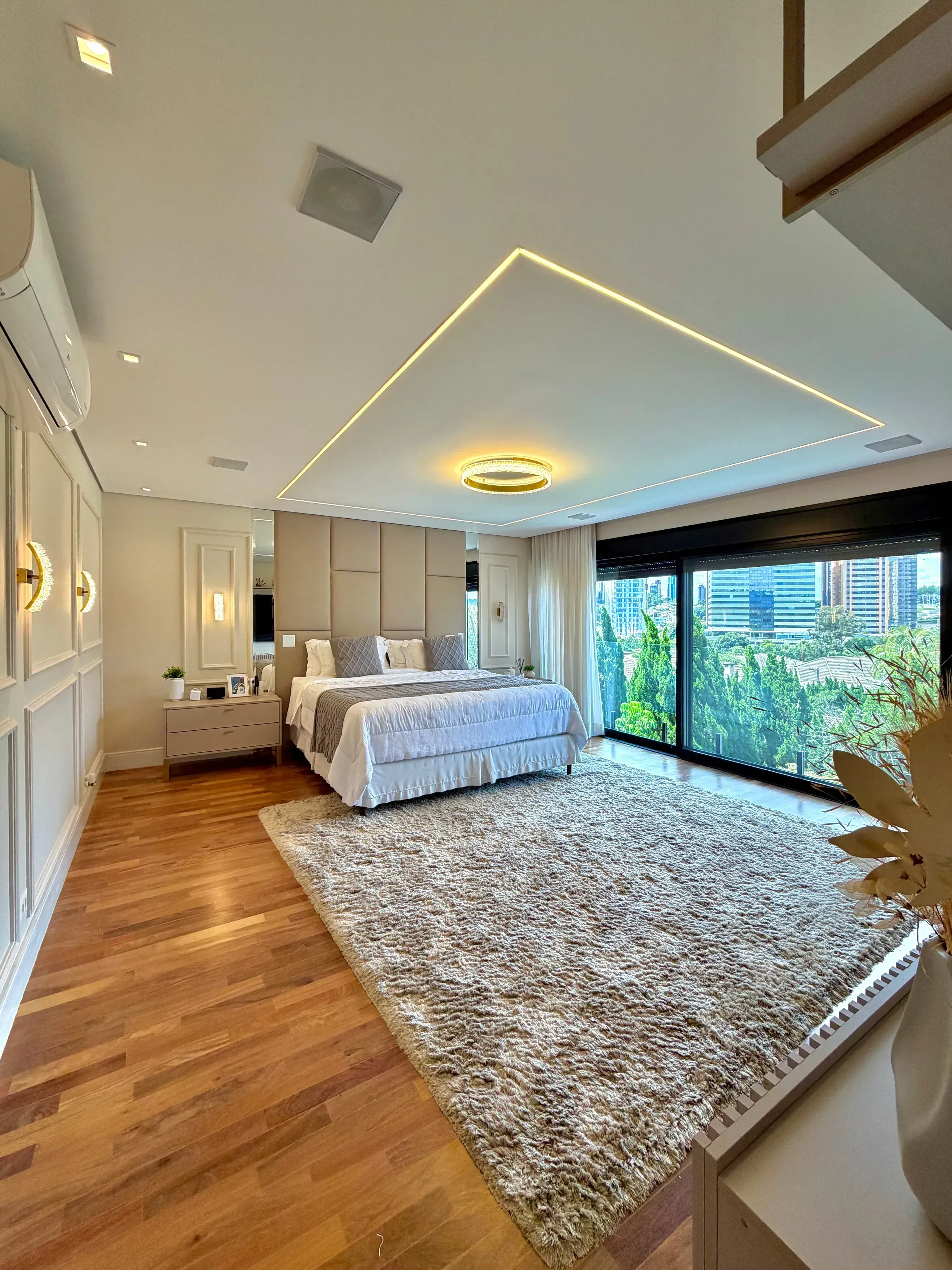 Casa mobiliada e decorada com 6 suítes no Residencial 18 do Forte, Alphaville