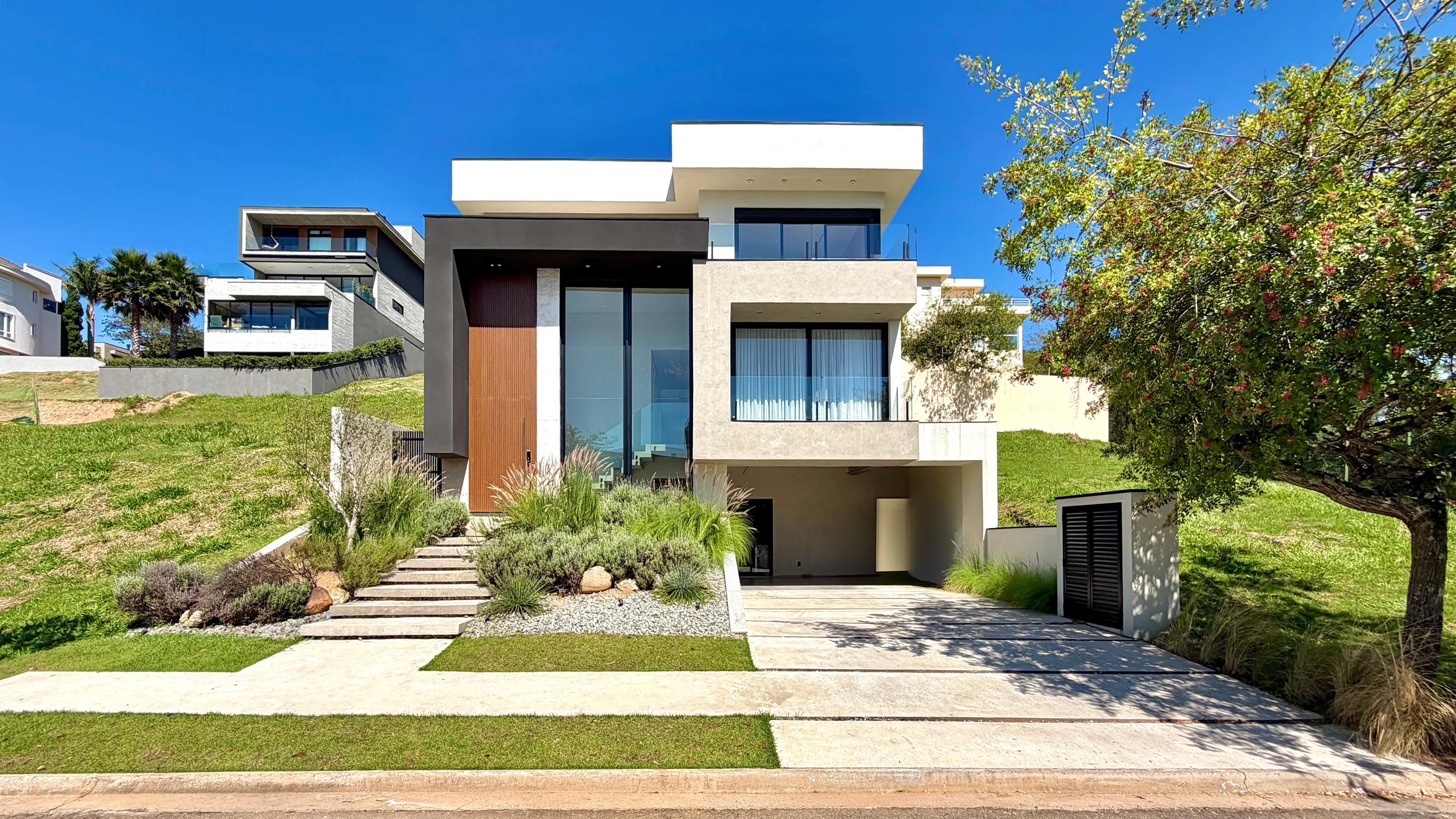 Gênesis II | Casa com 5 Suítes, Piscina e Projeto Contemporâneo