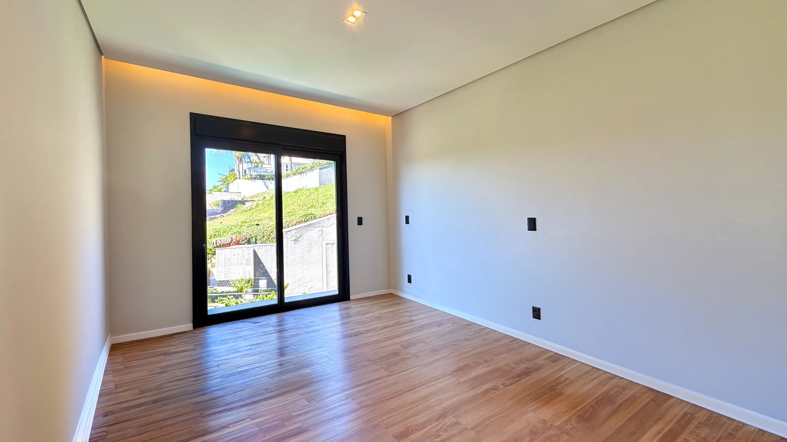 Gênesis II | Casa com 5 Suítes, Piscina e Projeto Contemporâneo