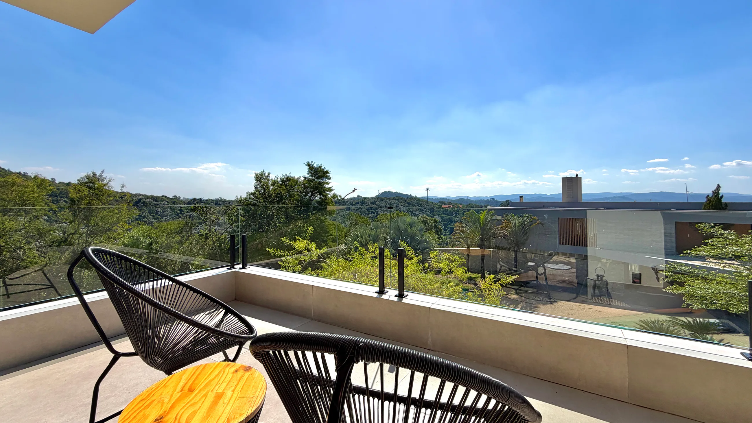 Gênesis II | Casa com 5 Suítes, Piscina e Projeto Contemporâneo