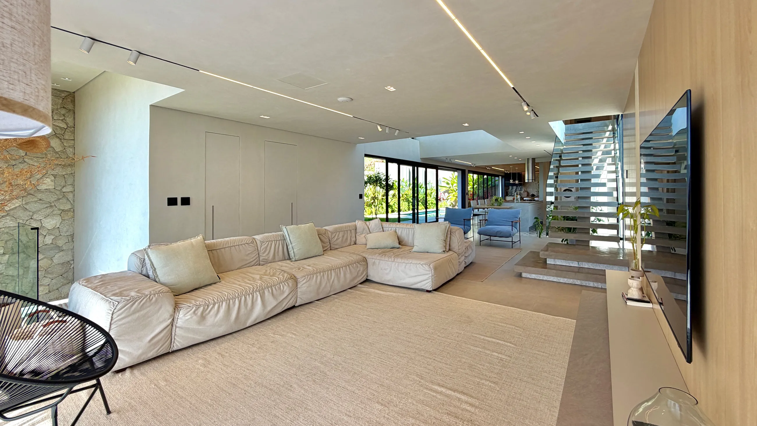 Gênesis II | Casa com 5 Suítes, Piscina e Projeto Contemporâneo