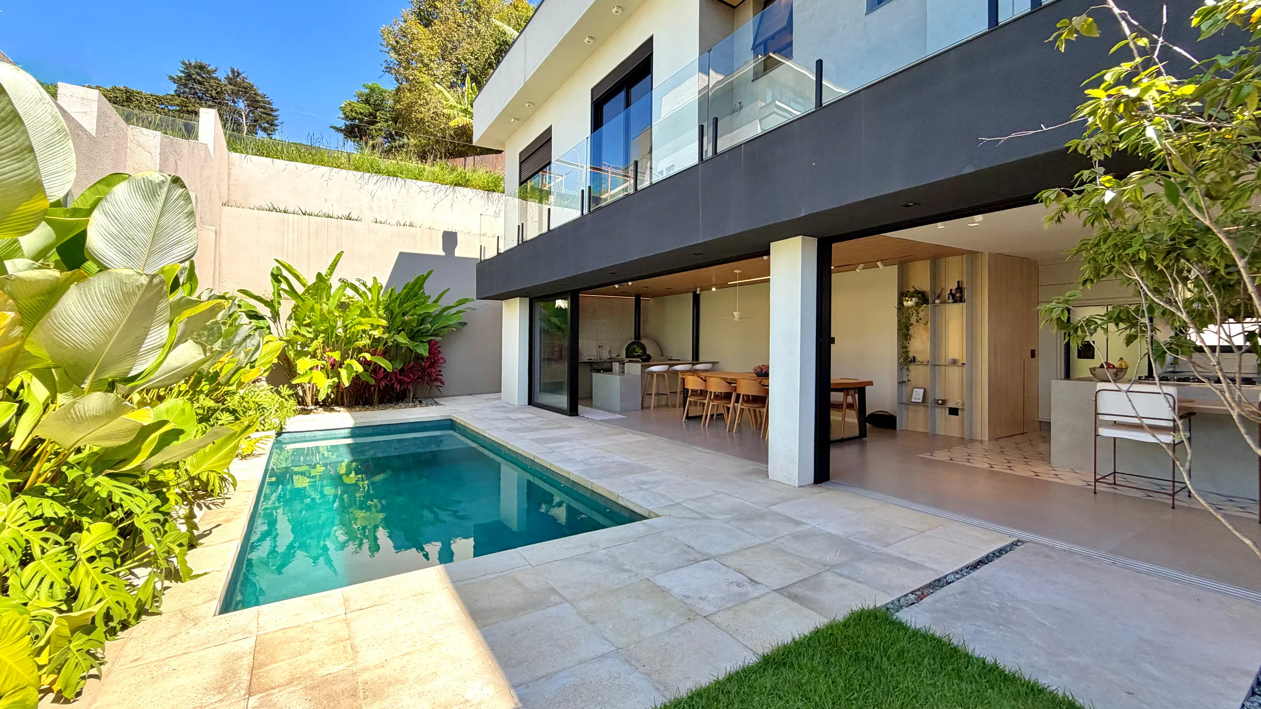 Gênesis II | Casa com 5 Suítes, Piscina e Projeto Contemporâneo