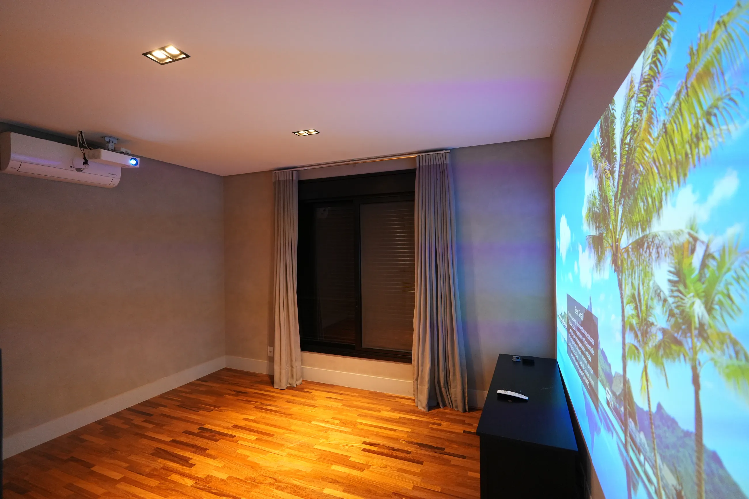 Alphaville – 390 m², 4 suítes, varanda gourmet envidraçada e piscina aquecida