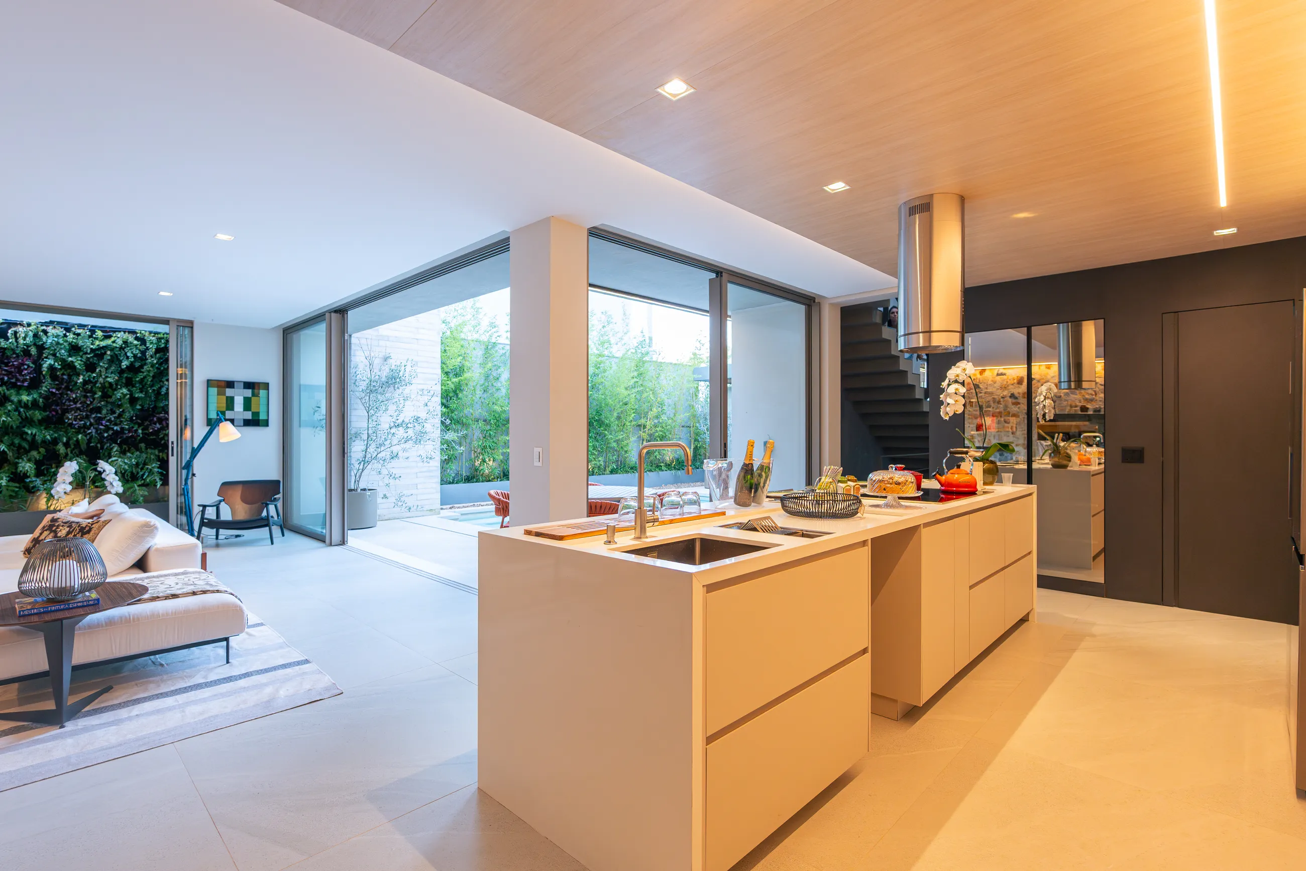 Vila Solaia – Residência com 4 suítes, adega e área gourmet integrada