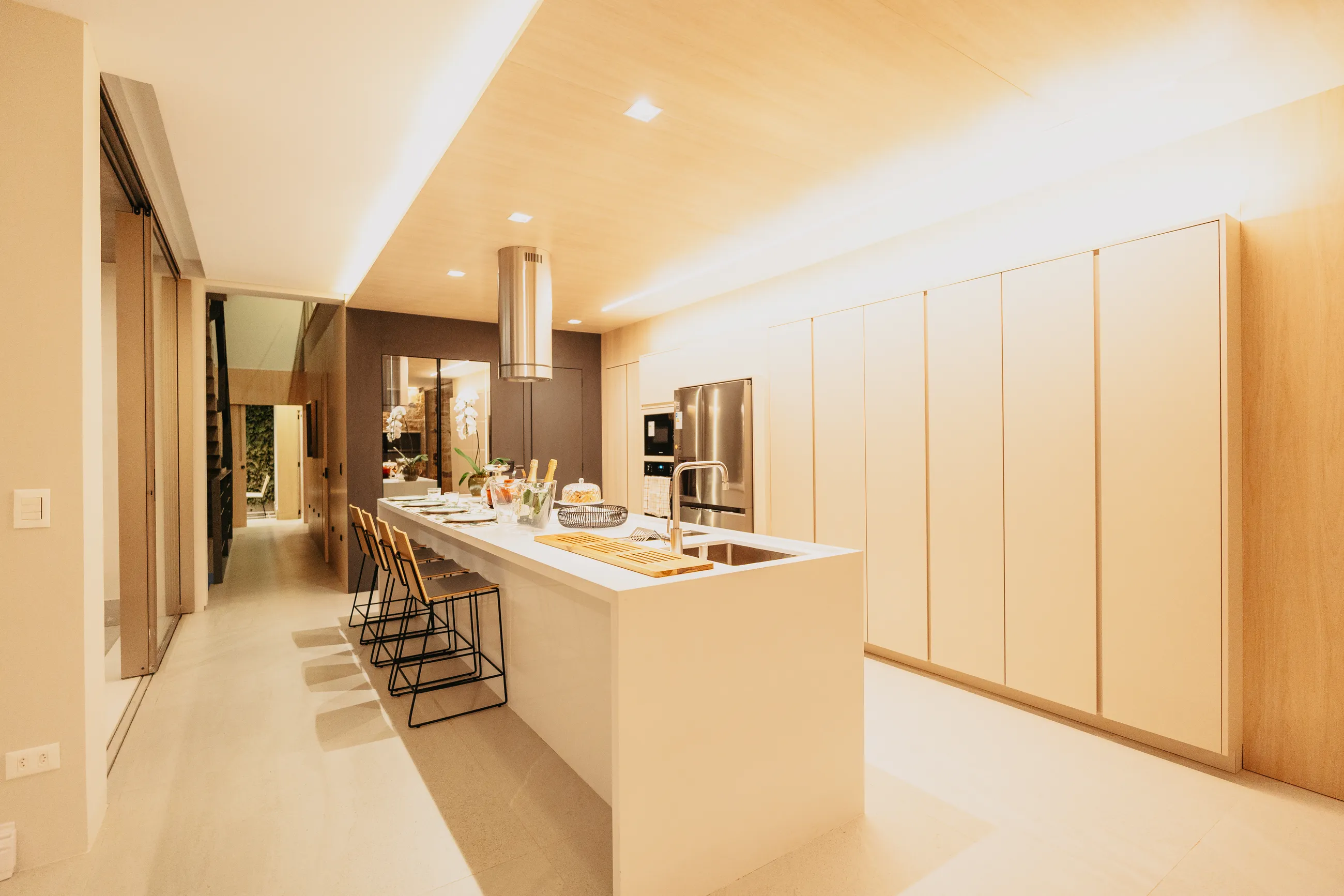 Vila Solaia – Residência com 4 suítes, adega e área gourmet integrada