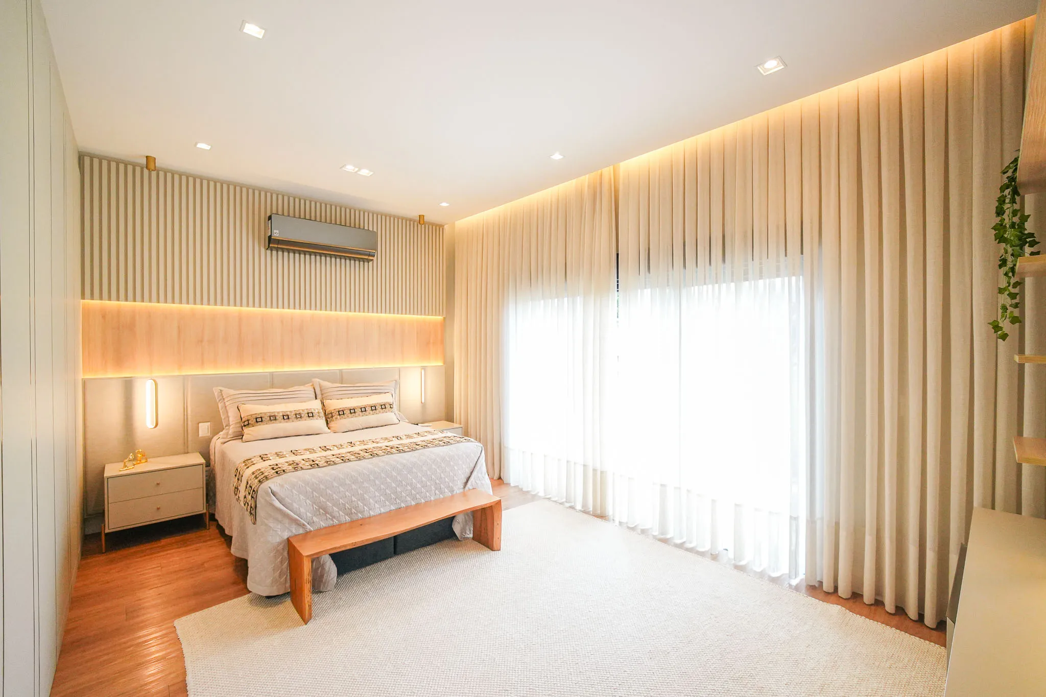 Gênesis II – 372,78 m², 4 suítes, adega climatizada e piscina aquecida