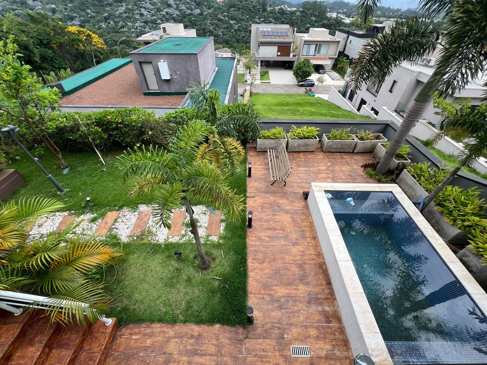 Casa Mobiliada à Venda no Gênesis II | Vista Permanente, 3 Suítes e Piscina Aquecida