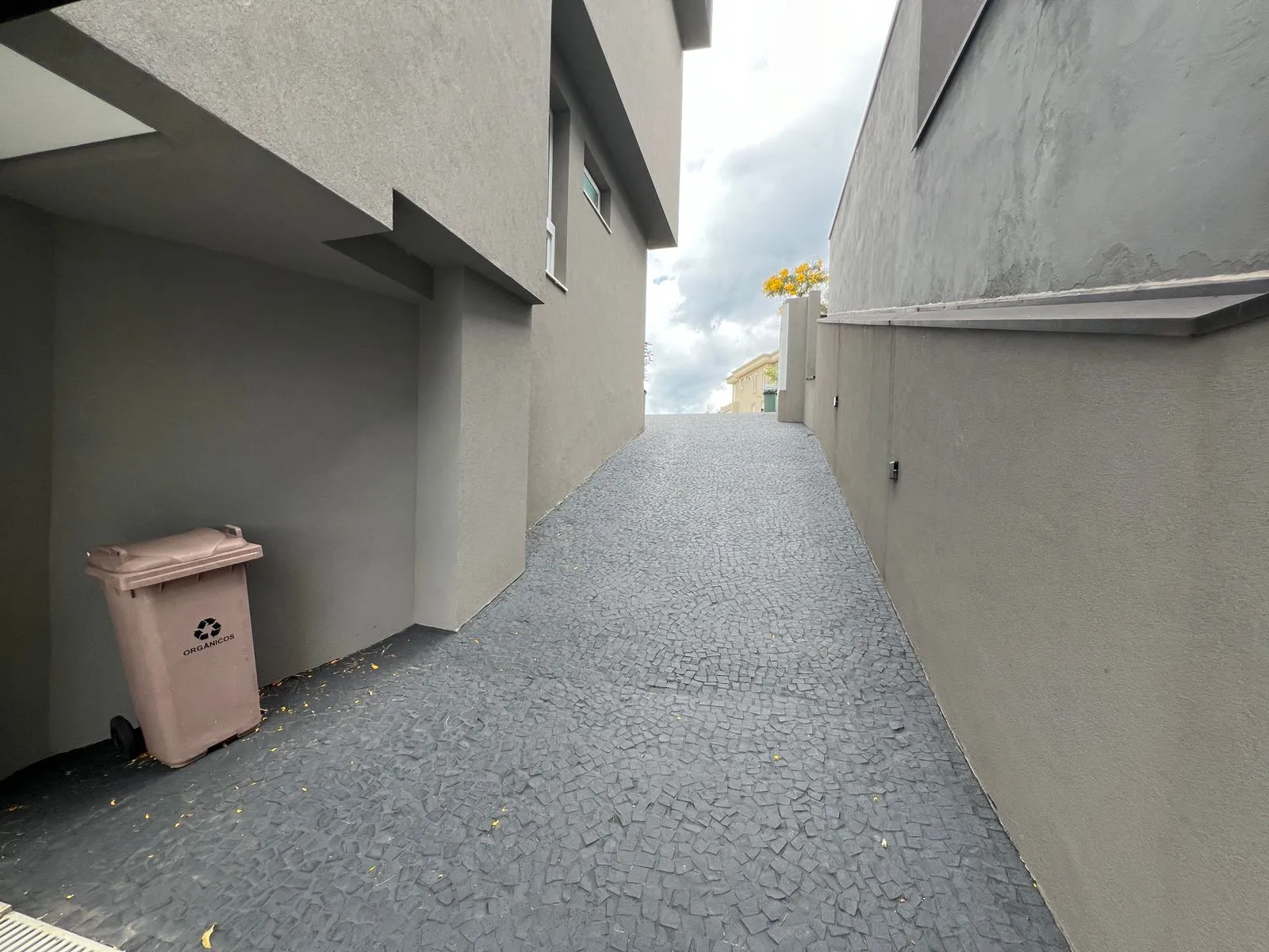 Casa Mobiliada à Venda no Gênesis II | Vista Permanente, 3 Suítes e Piscina Aquecida