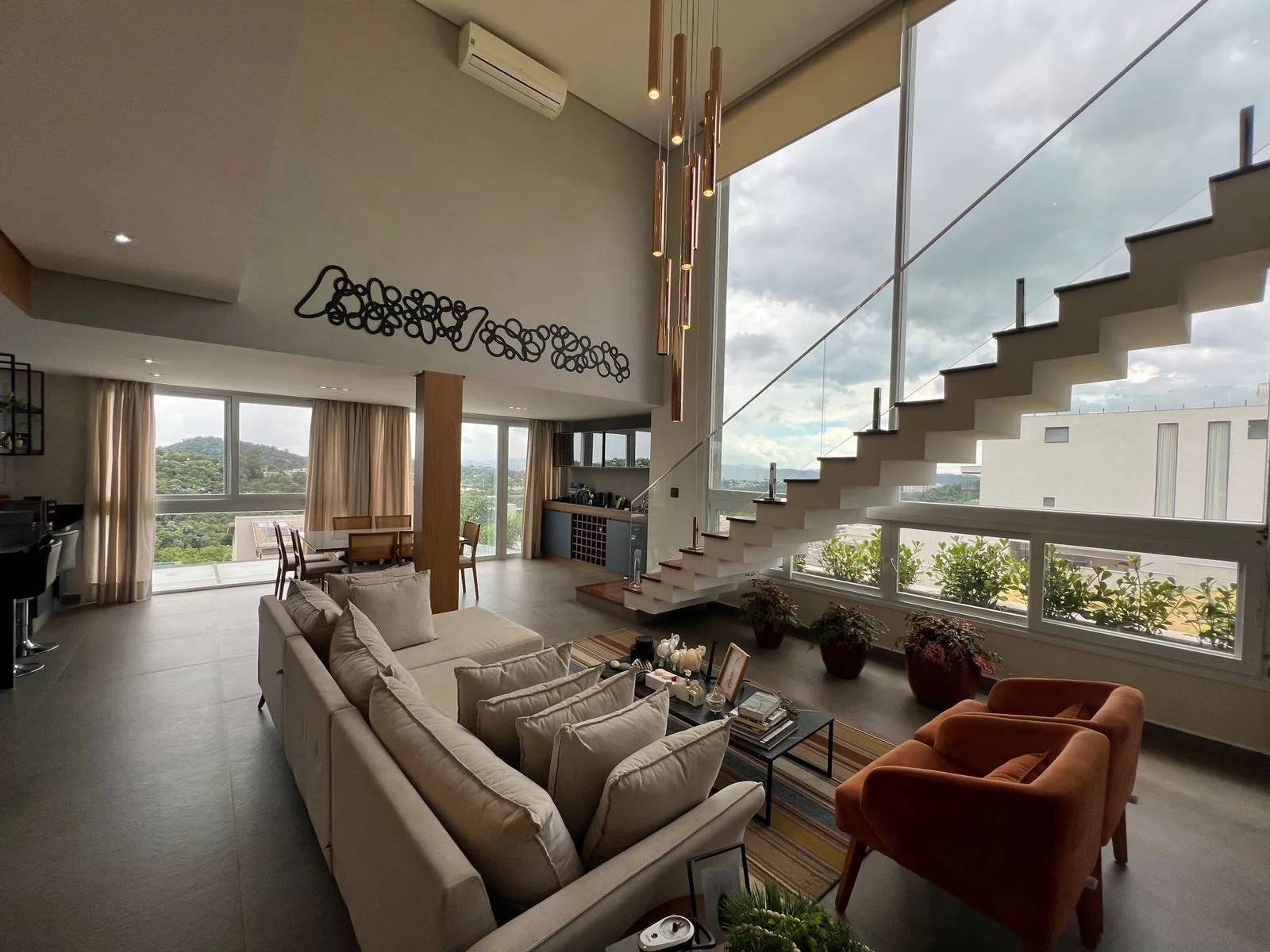 Casa Mobiliada à Venda no Gênesis II | Vista Permanente, 3 Suítes e Piscina Aquecida