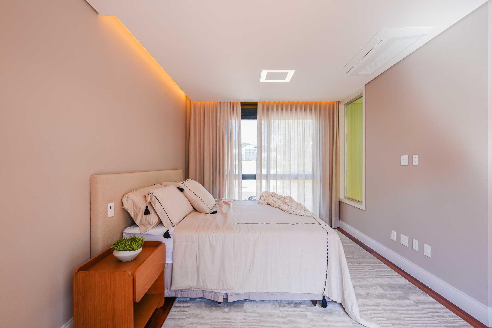 Casa Nova à Venda no Gênesis I | Projeto Contemporâneo, 4 Suítes e Área de Lazer Completa