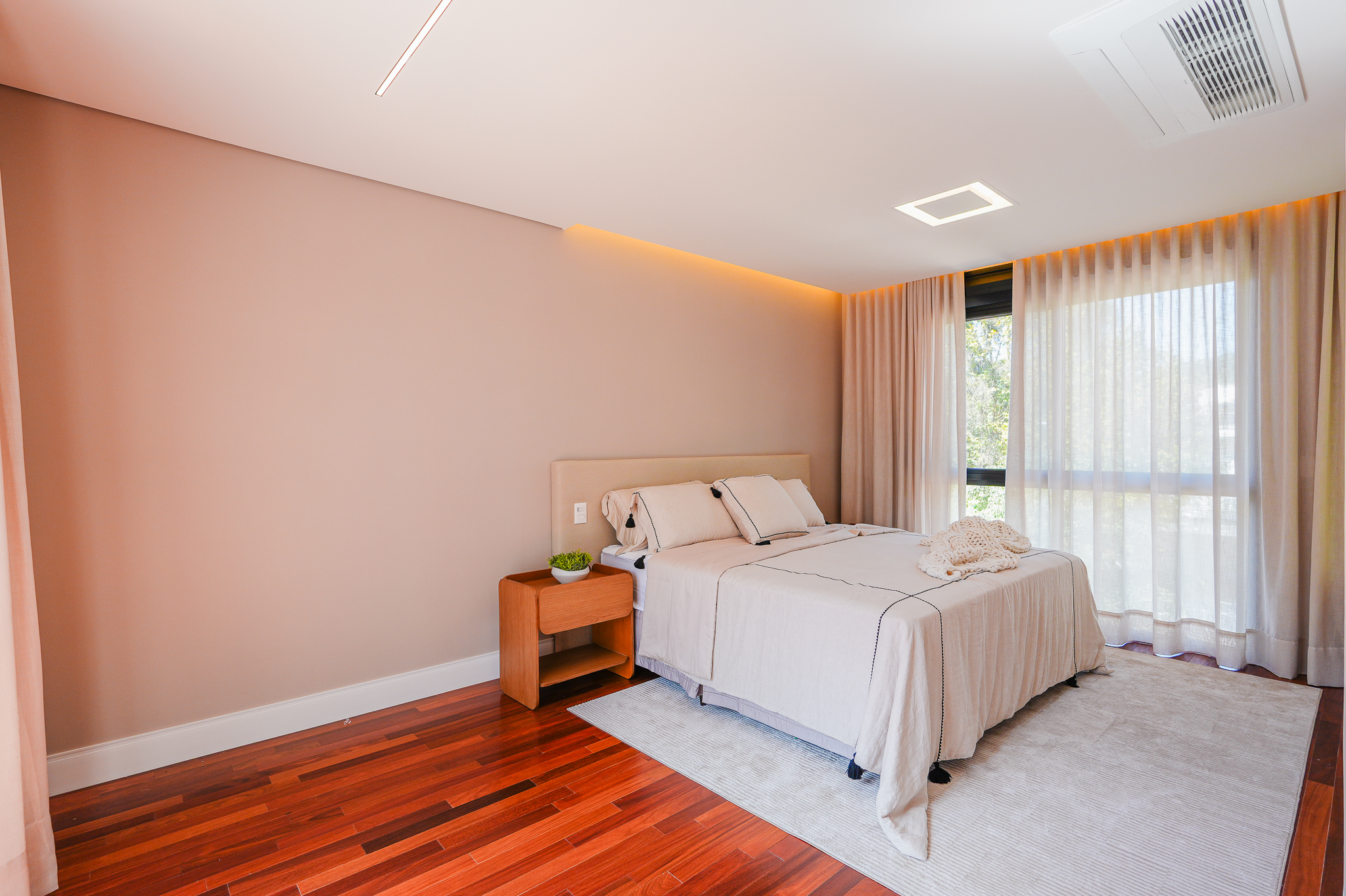 Casa Nova à Venda no Gênesis I | Projeto Contemporâneo, 4 Suítes e Área de Lazer Completa