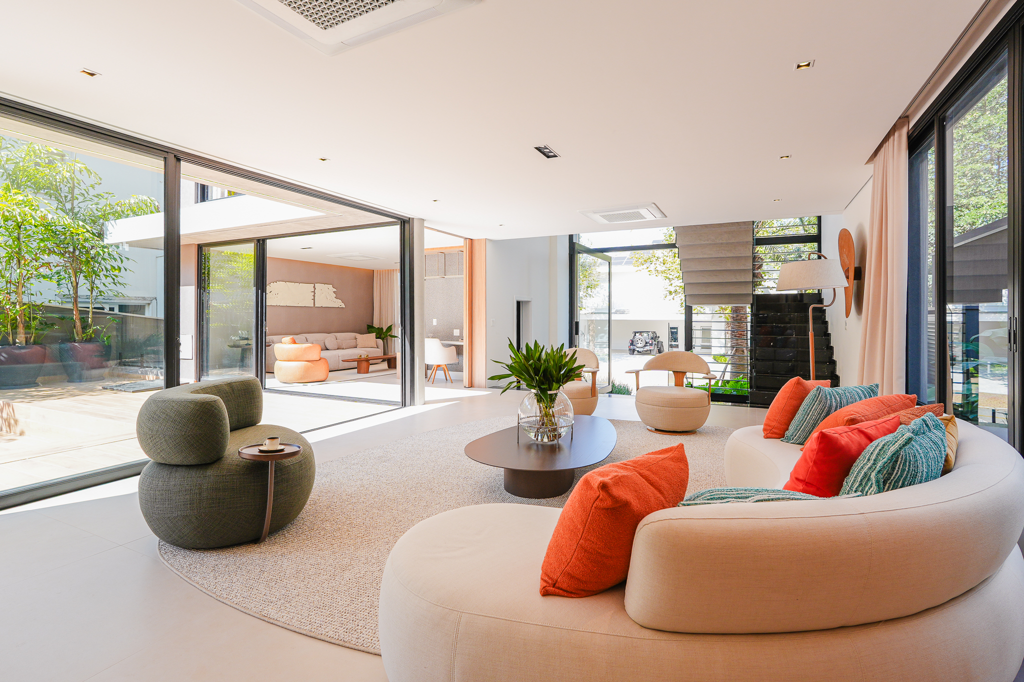Casa Nova à Venda no Gênesis I | Projeto Contemporâneo, 4 Suítes e Área de Lazer Completa