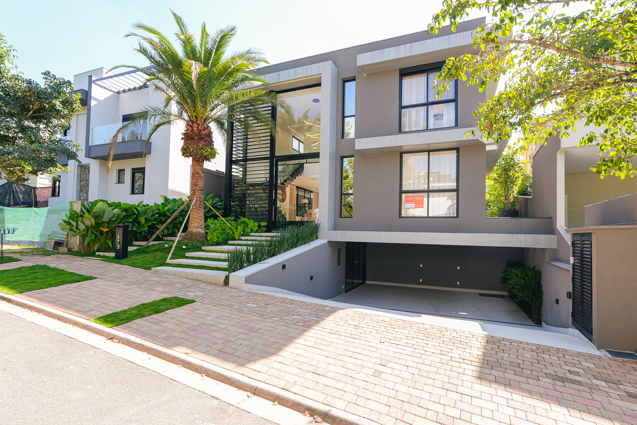 Casa Nova à Venda no Gênesis I | Projeto Contemporâneo, 4 Suítes e Área de Lazer Completa