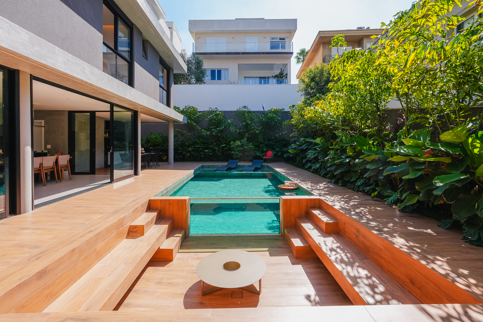 Casa Nova à Venda no Gênesis I | Projeto Contemporâneo, 4 Suítes e Área de Lazer Completa