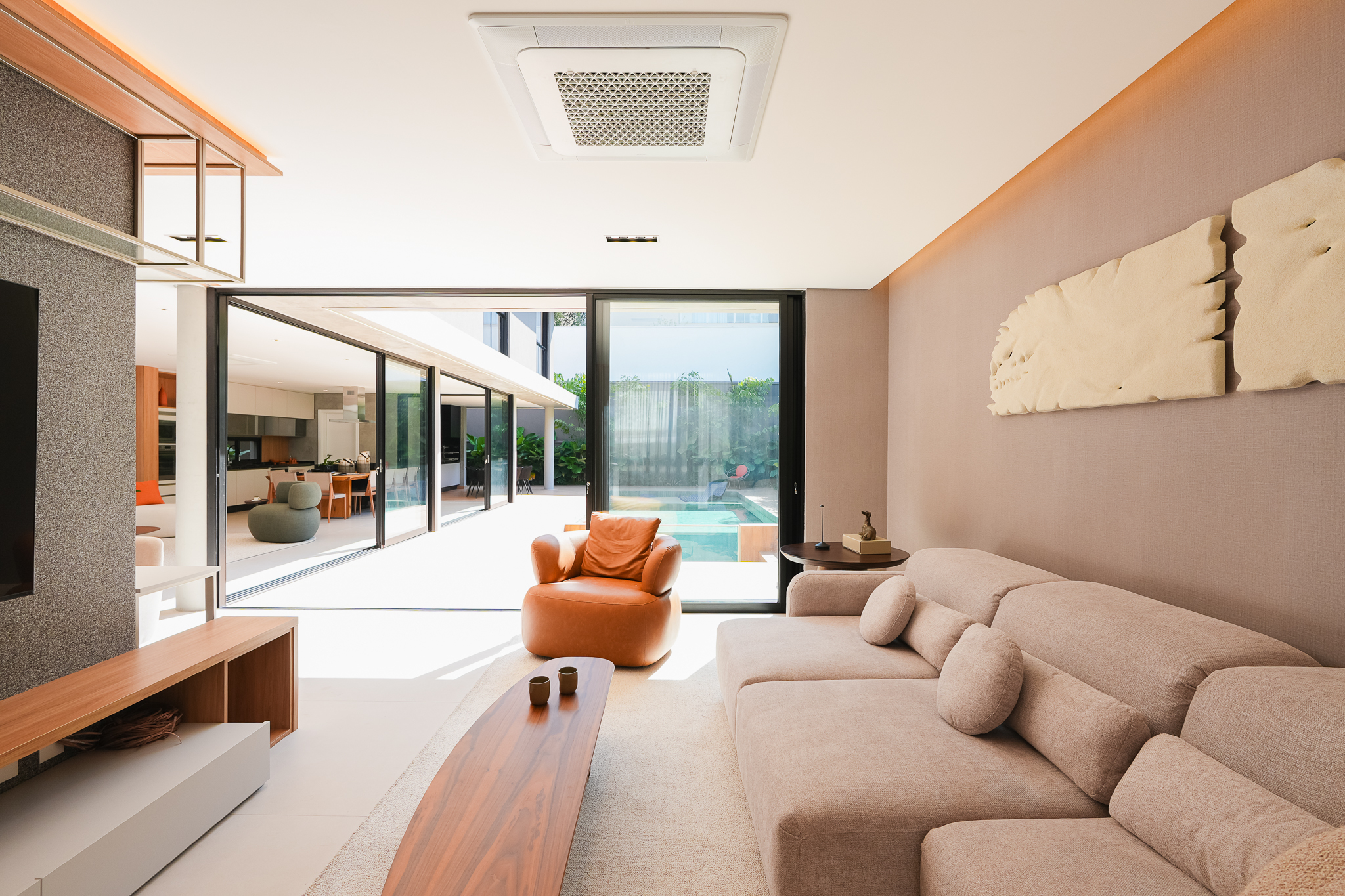 Casa Nova à Venda no Gênesis I | Projeto Contemporâneo, 4 Suítes e Área de Lazer Completa