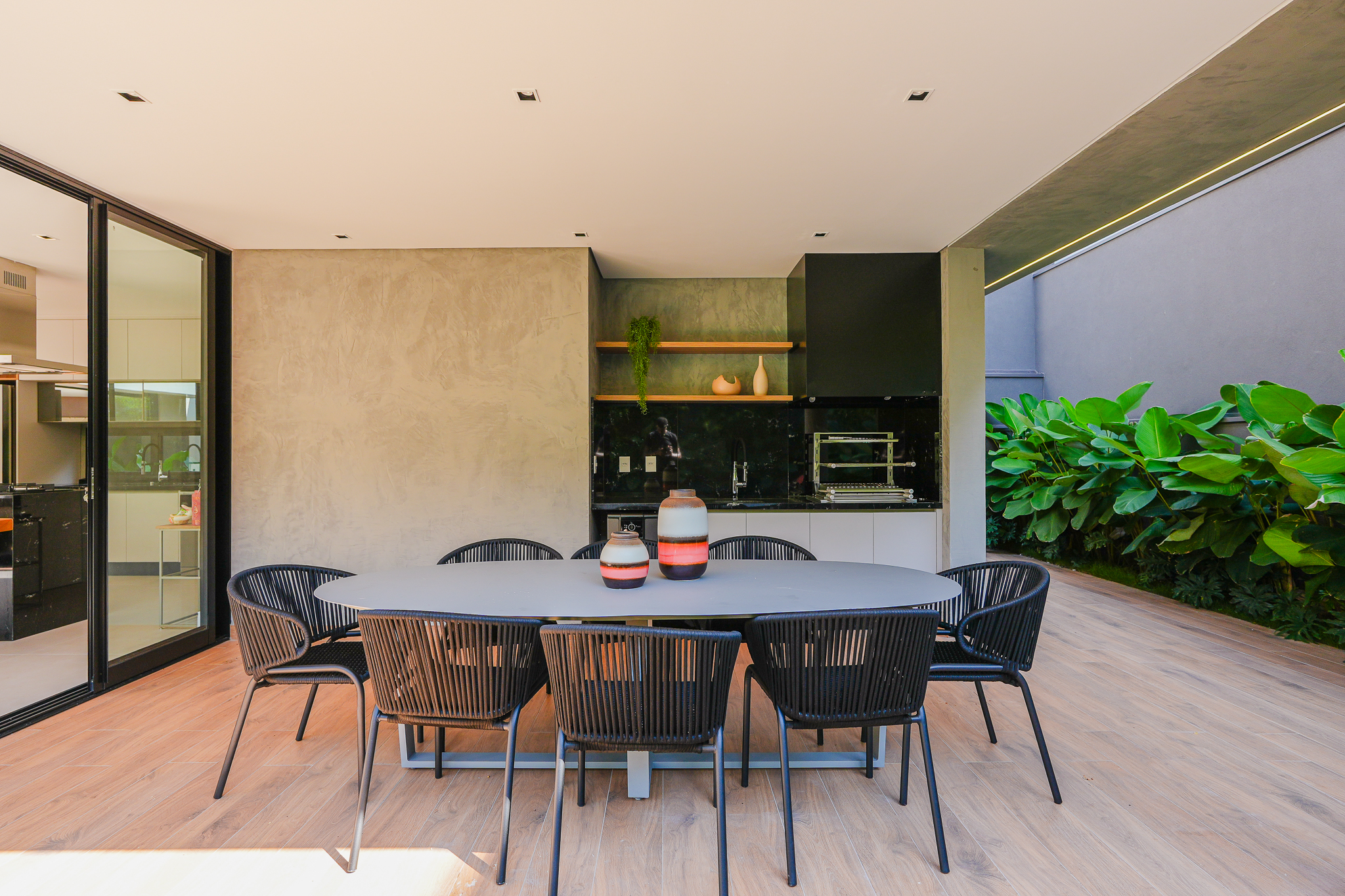 Casa Nova à Venda no Gênesis I | Projeto Contemporâneo, 4 Suítes e Área de Lazer Completa