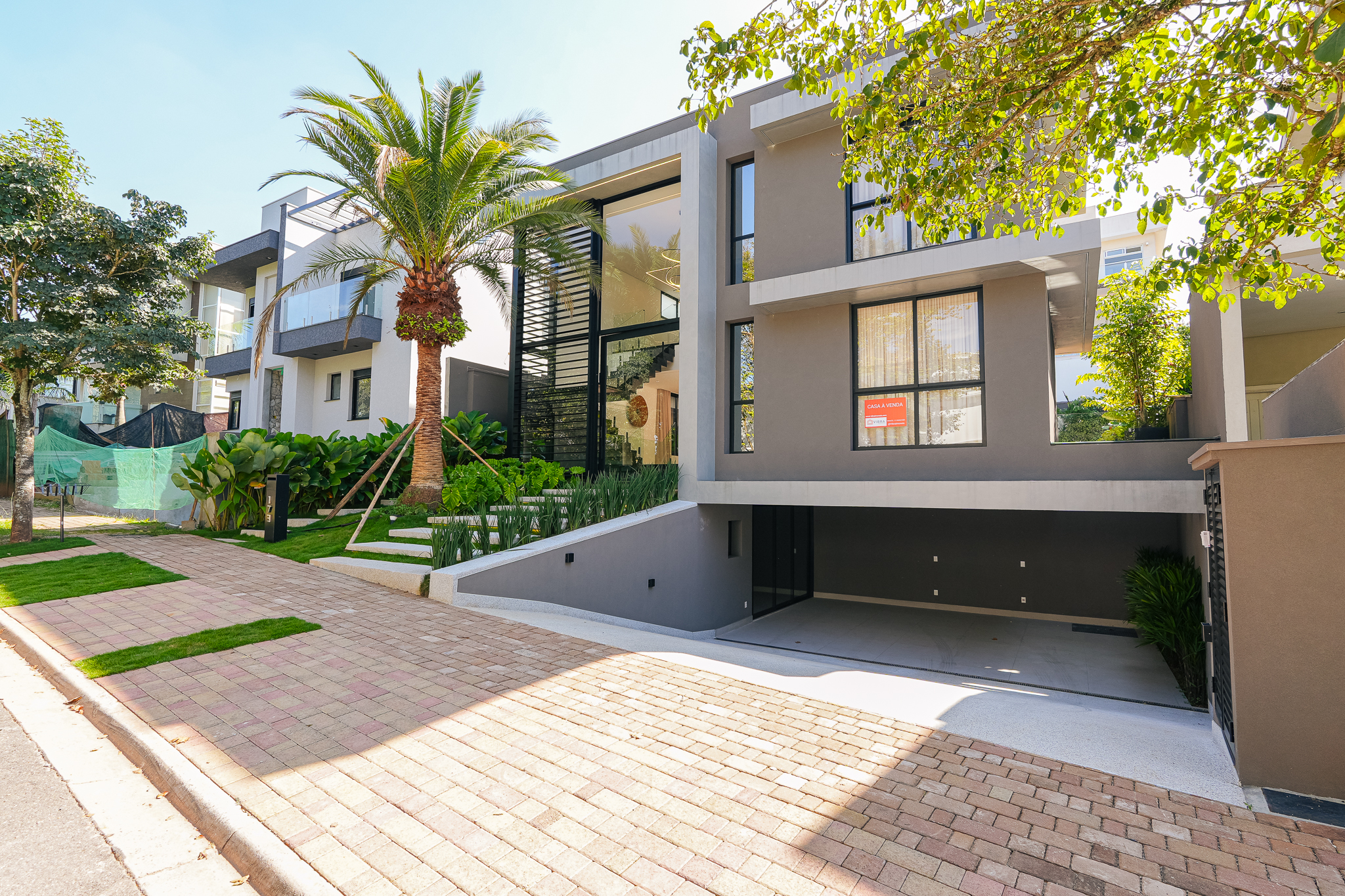 Casa Nova à Venda no Gênesis I | Projeto Contemporâneo, 4 Suítes e Área de Lazer Completa