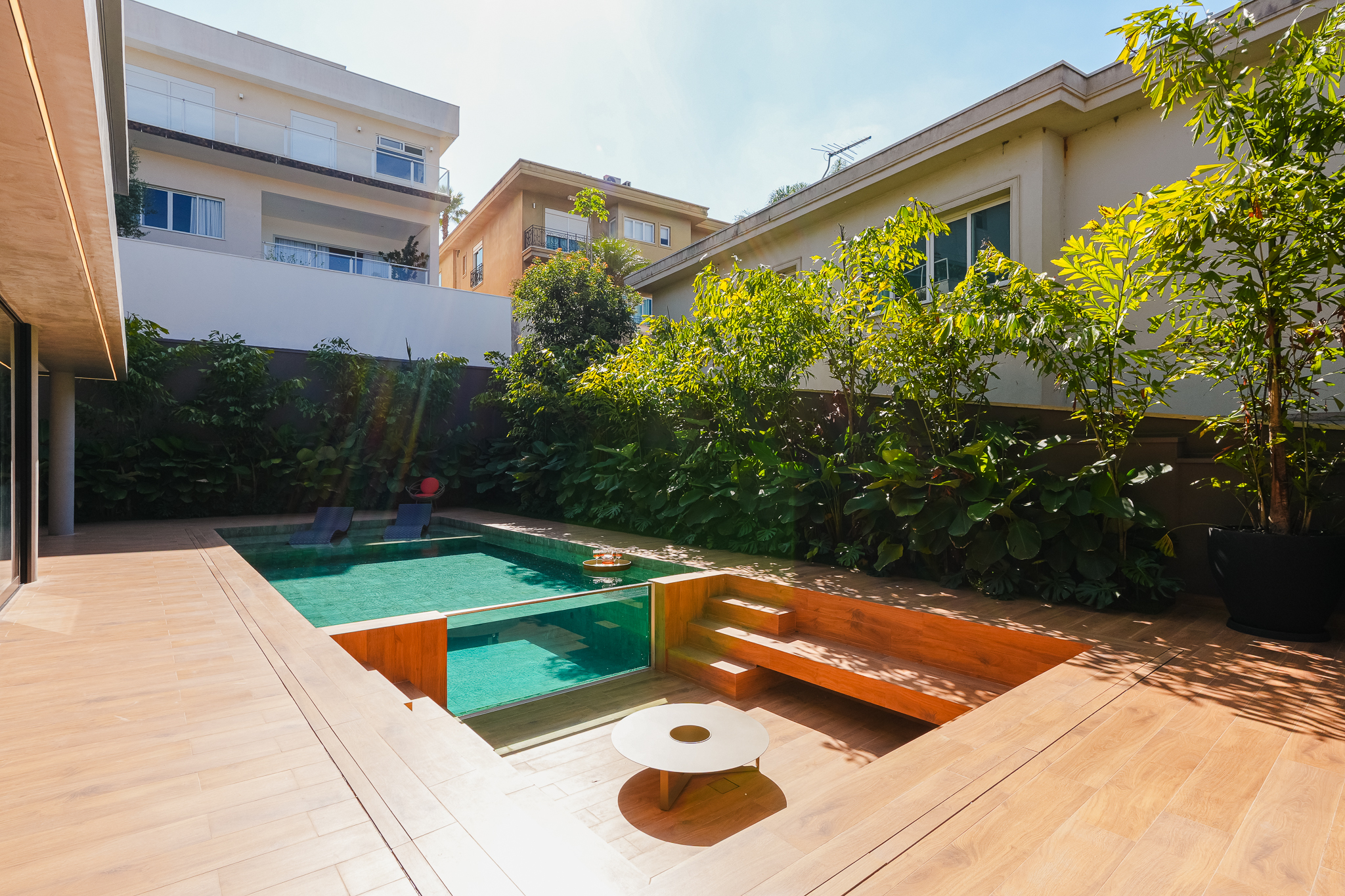 Casa Nova à Venda no Gênesis I | Projeto Contemporâneo, 4 Suítes e Área de Lazer Completa