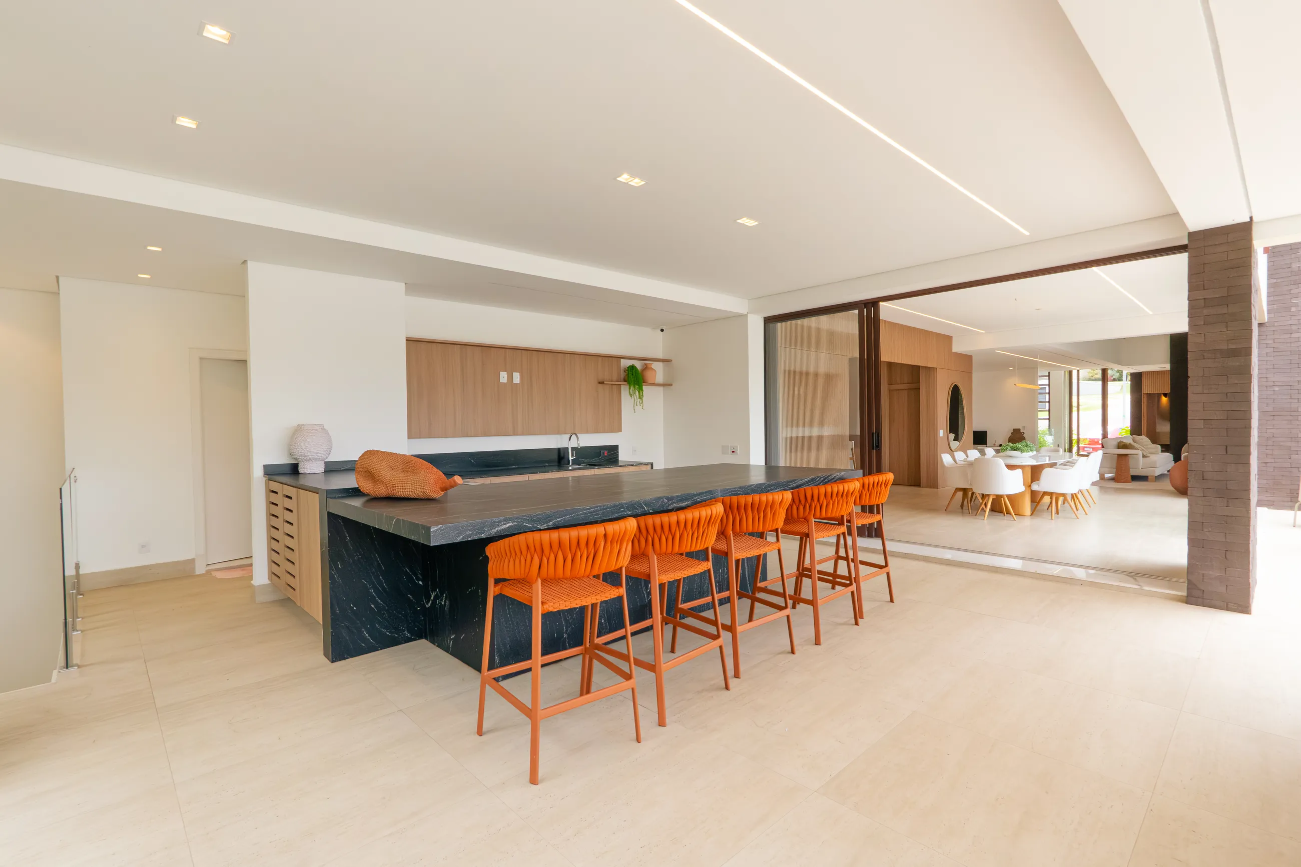 Casa Arles no Tamboré 11 | Porteira Fechada | 4 Suítes | Acabamento Triple A