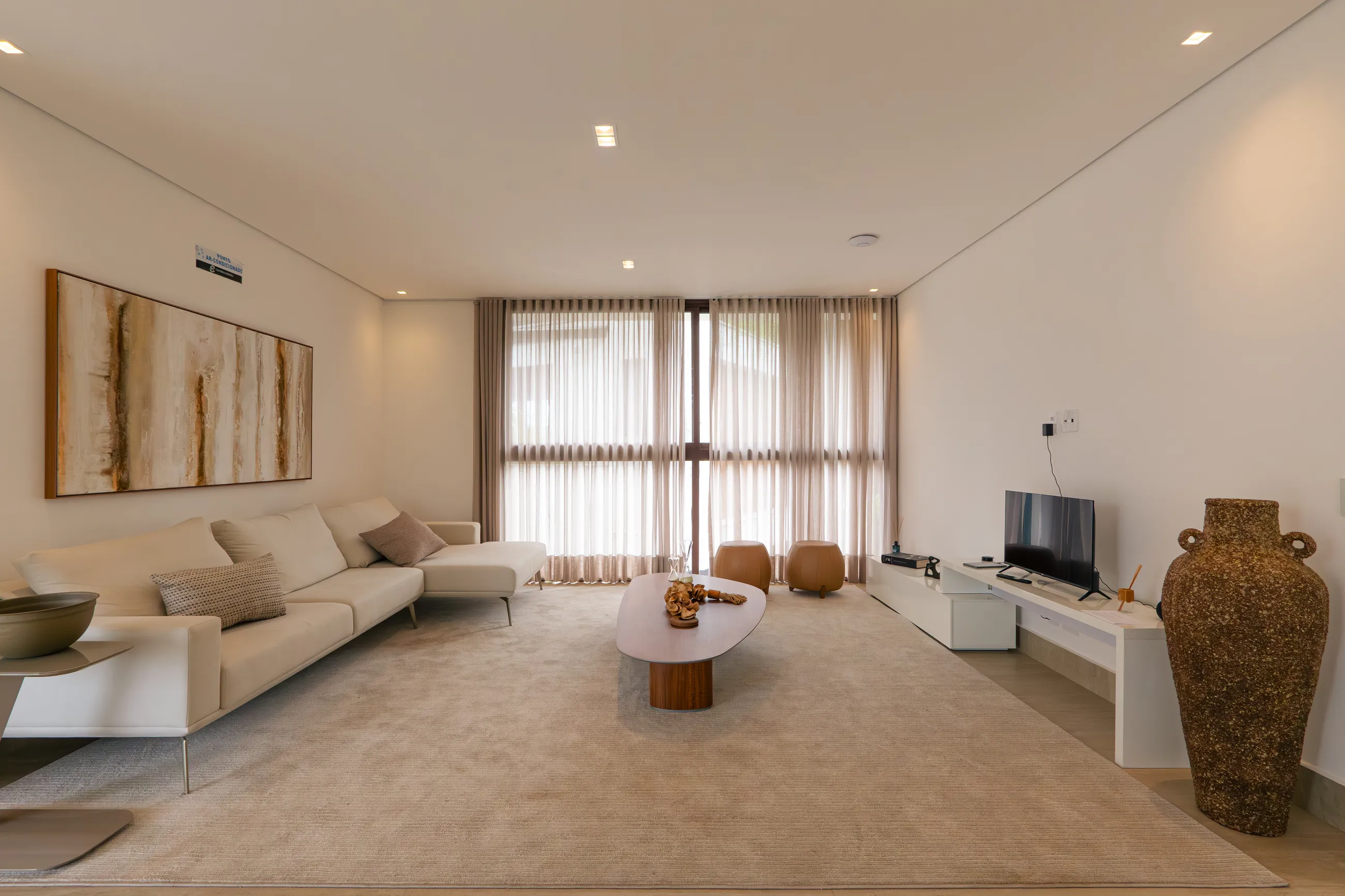 Casa Arles no Tamboré 11 | Porteira Fechada | 4 Suítes | Acabamento Triple A