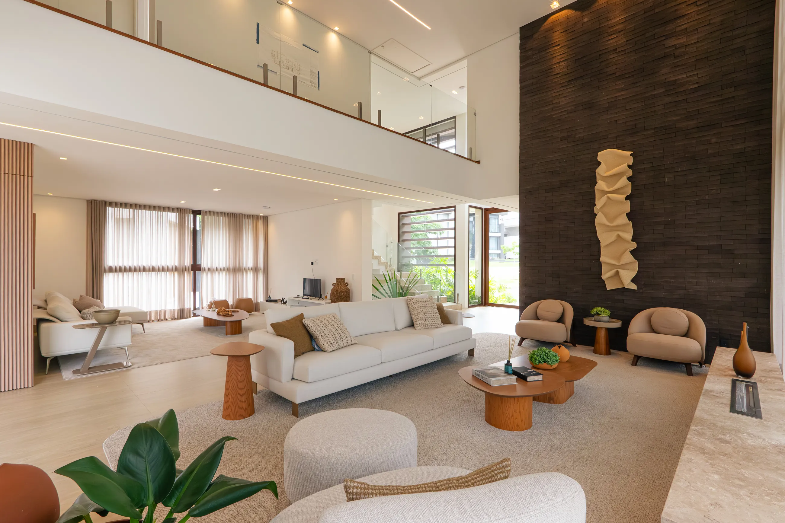 Casa Arles no Tamboré 11 | Porteira Fechada | 4 Suítes | Acabamento Triple A