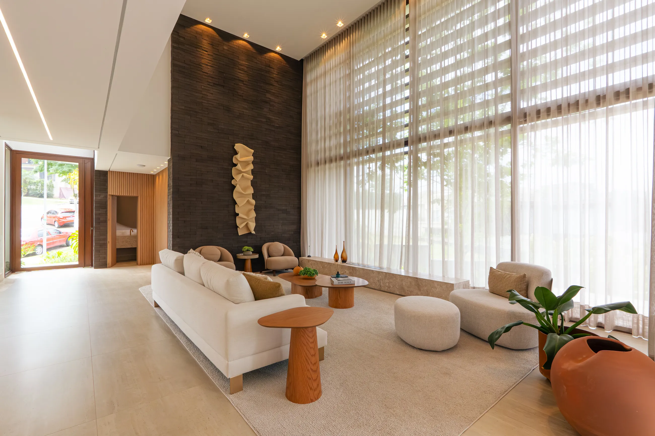 Casa Arles no Tamboré 11 | Porteira Fechada | 4 Suítes | Acabamento Triple A