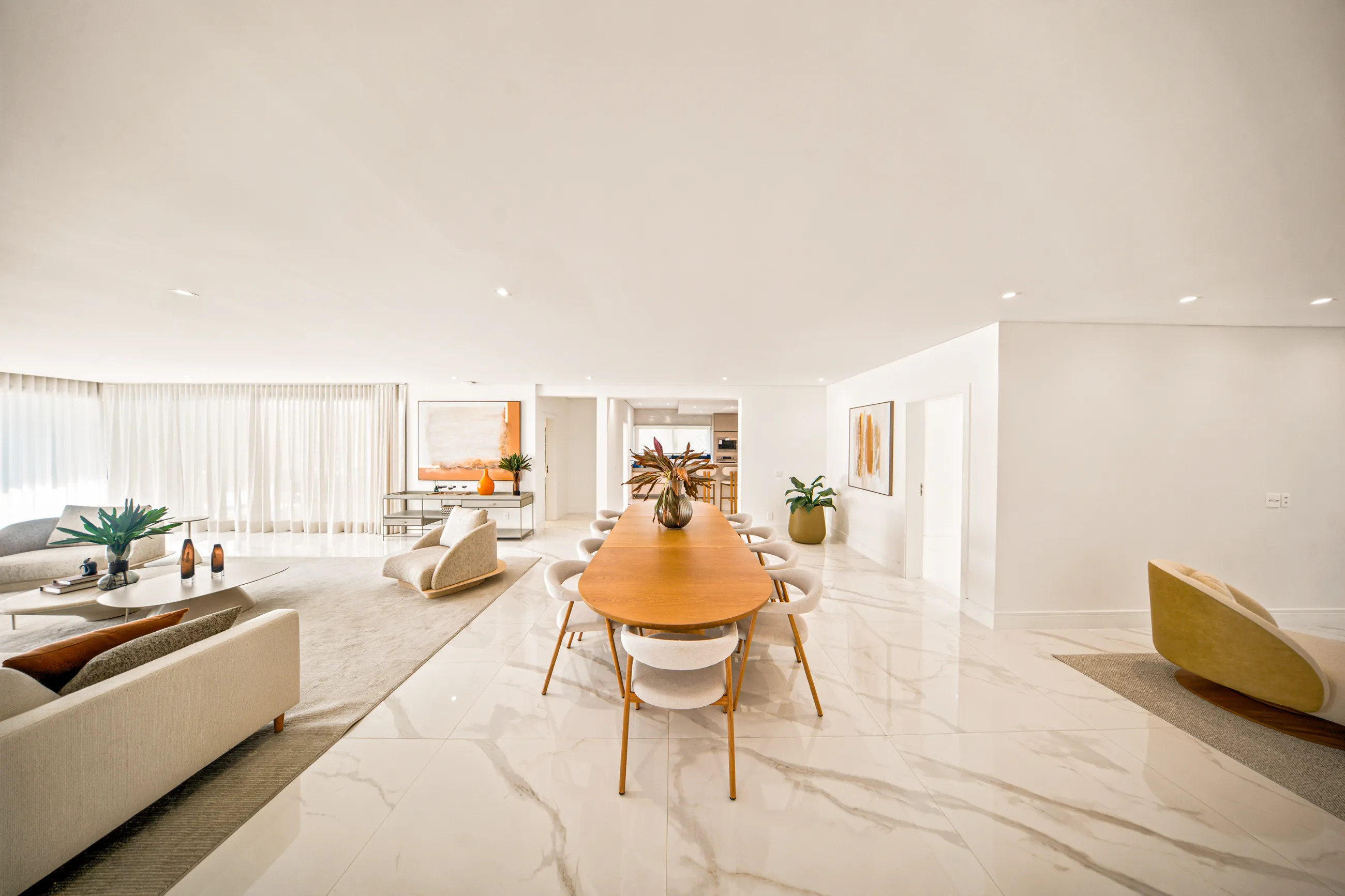 Residência Contemporânea de Esquina com 5 Suítes, Elevador e Piscina com SPA em Alphaville