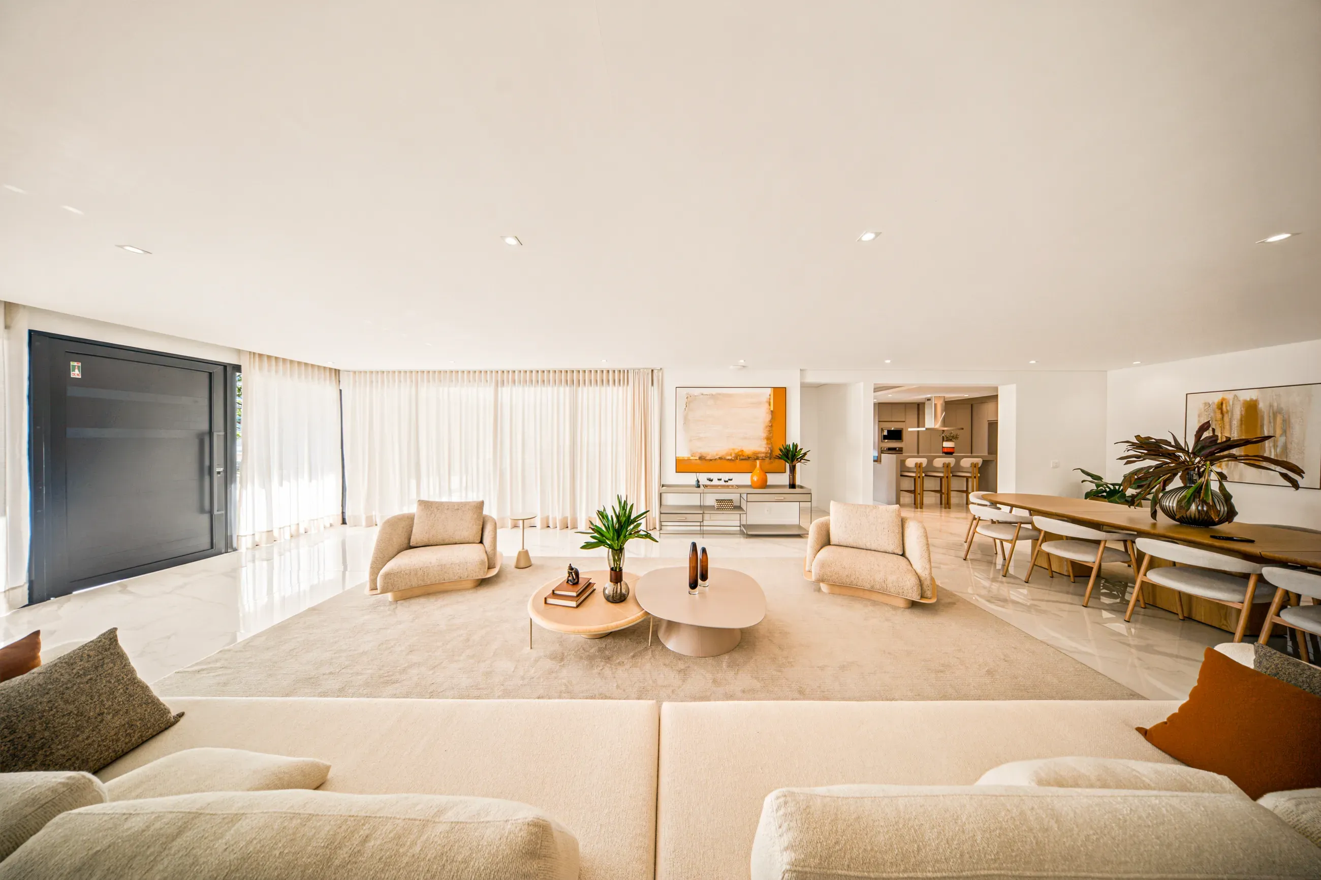 Residência Contemporânea de Esquina com 5 Suítes, Elevador e Piscina com SPA em Alphaville