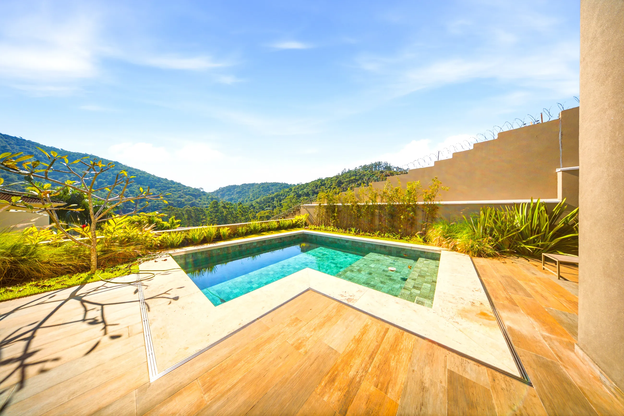 Residência Contemporânea Mobiliada com Vista Permanente para a Montanha no Tamboré 10