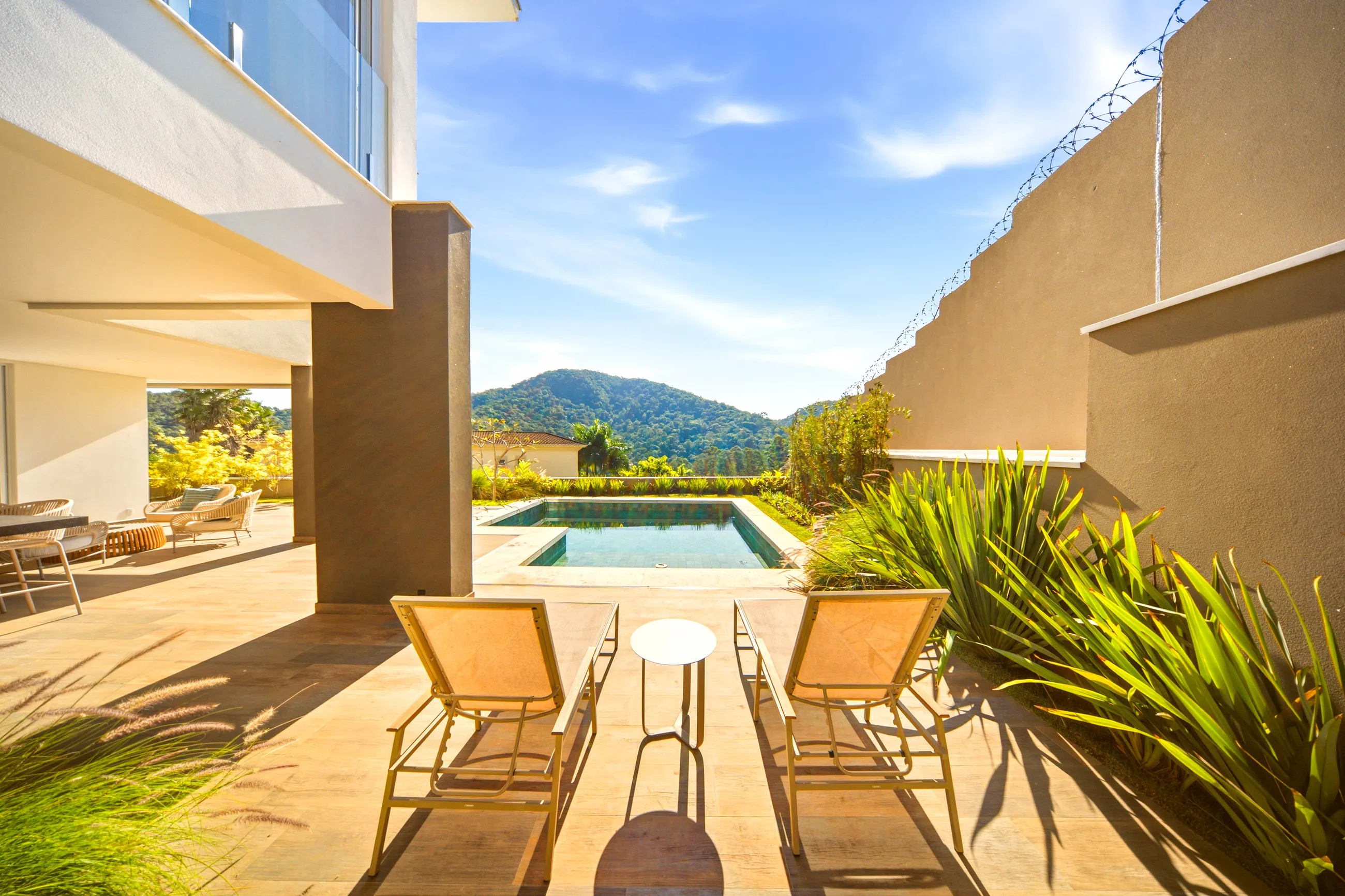Residência Contemporânea Mobiliada com Vista Permanente para a Montanha no Tamboré 10