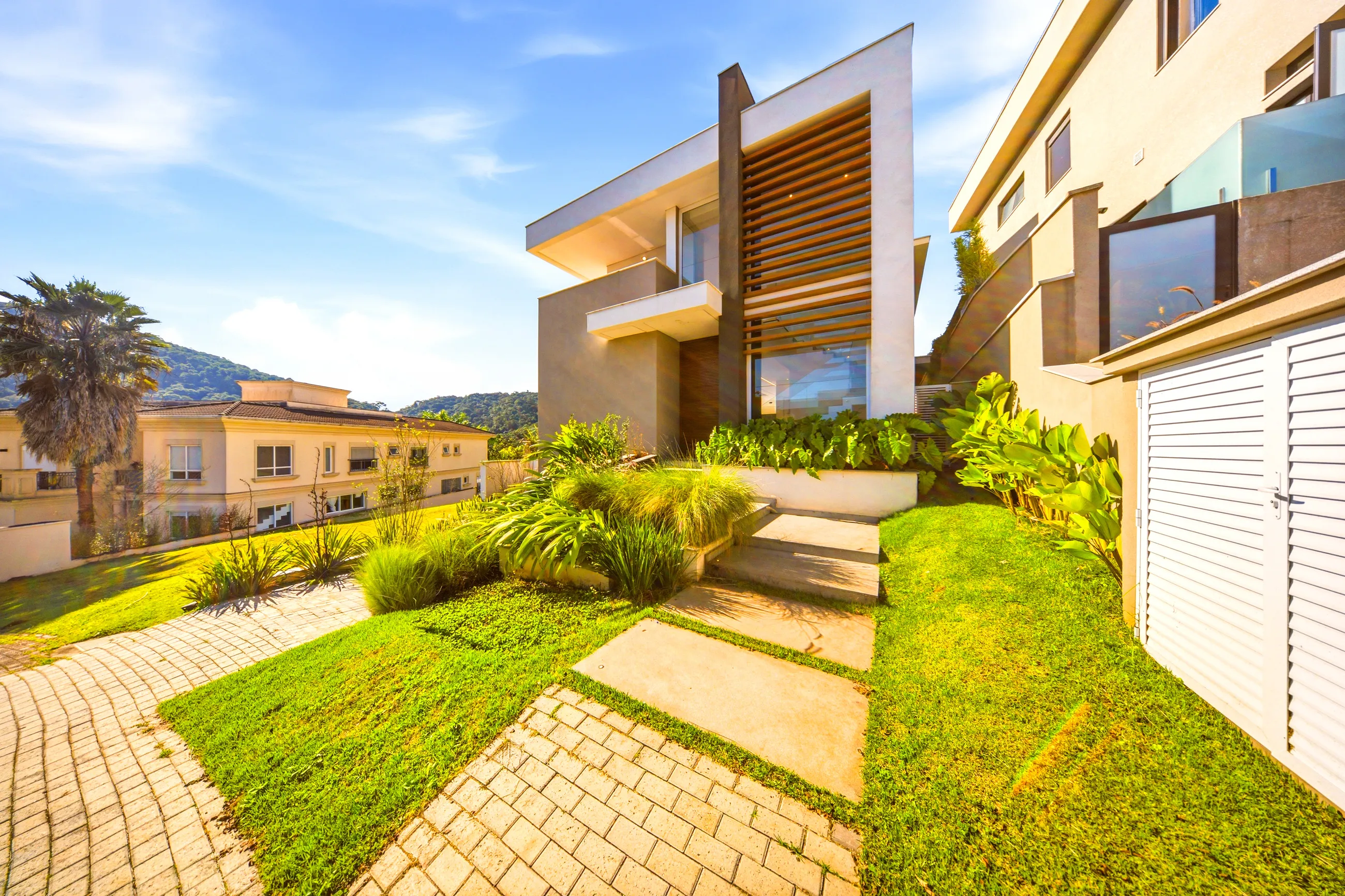 Residência Contemporânea Mobiliada com Vista Permanente para a Montanha no Tamboré 10