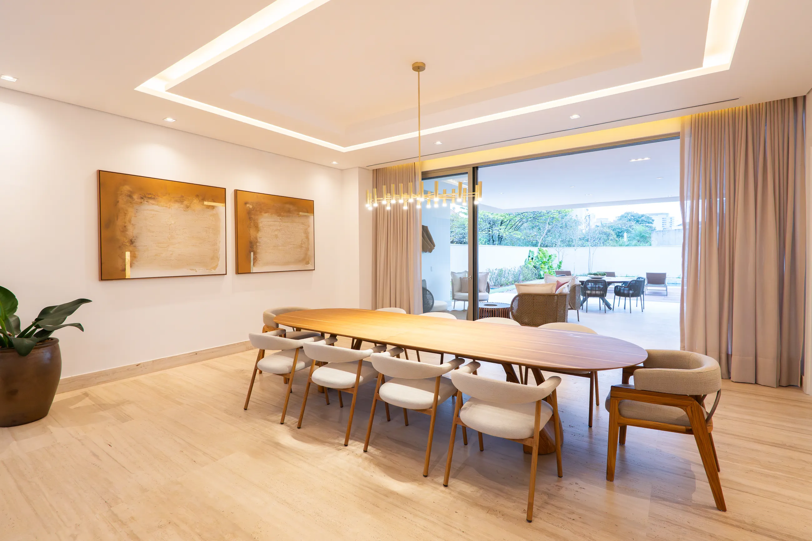 Alphaville | Residência contemporânea com 944 m², elevador e lazer completo